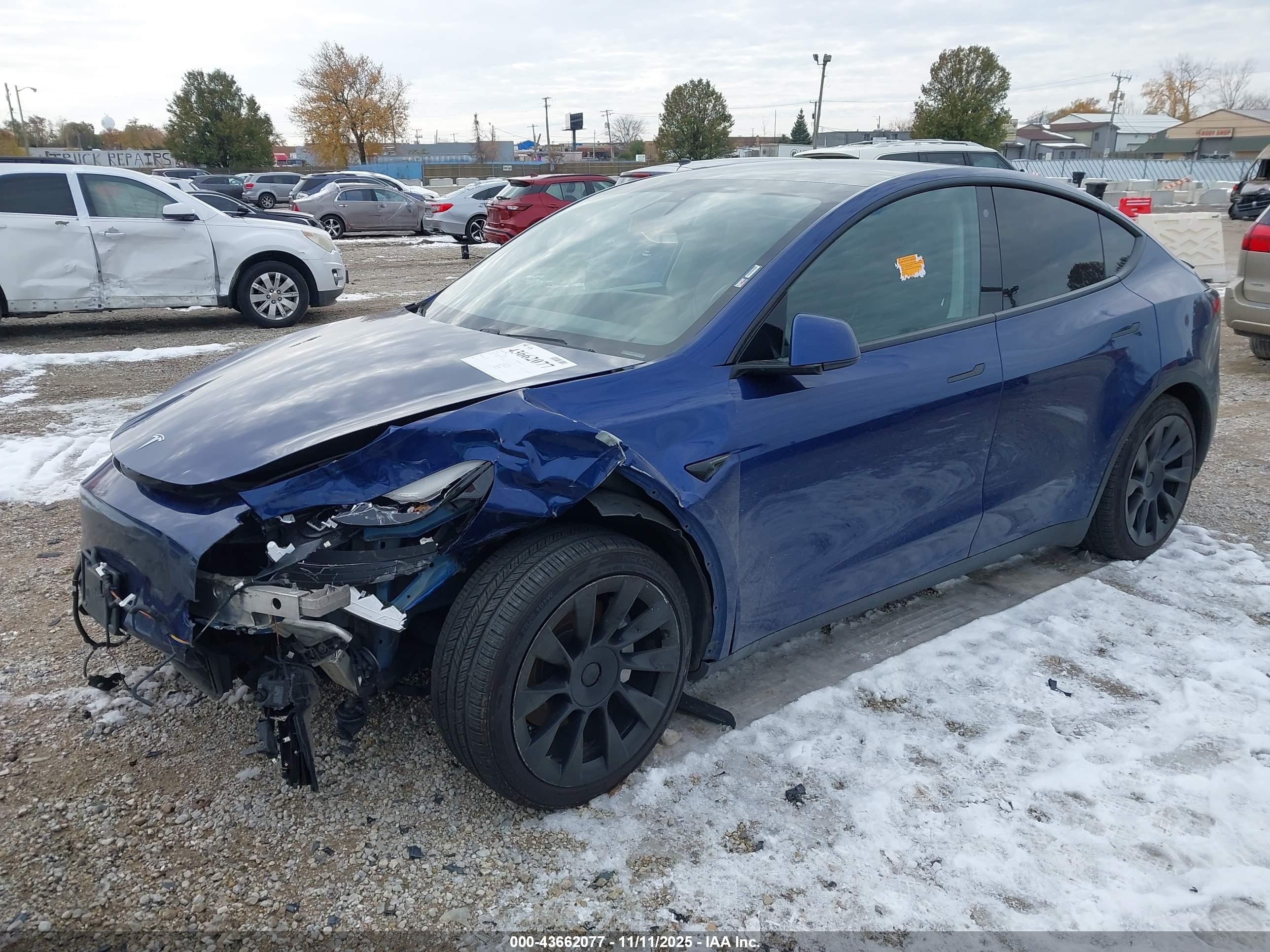 TESLA MODEL image 2