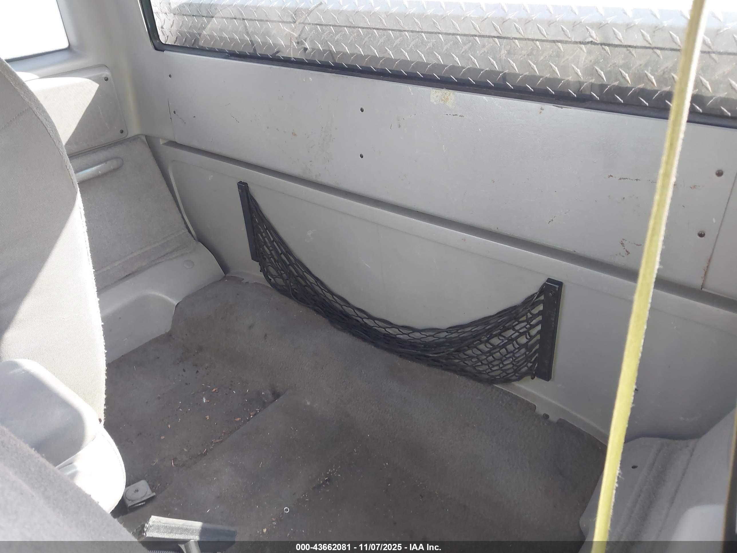 MAZDA B3000 image 8