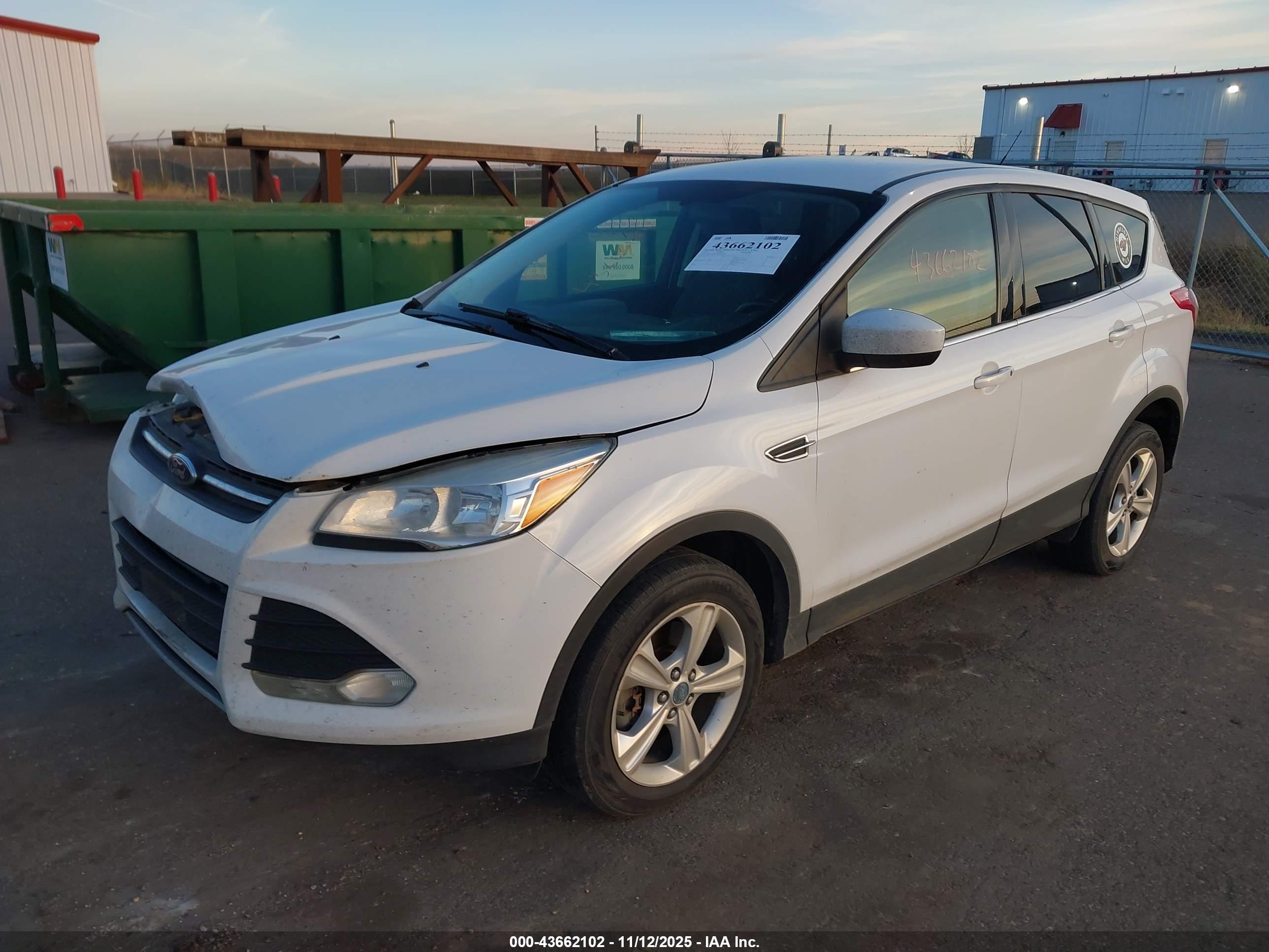 FORD ESCAPE image 2