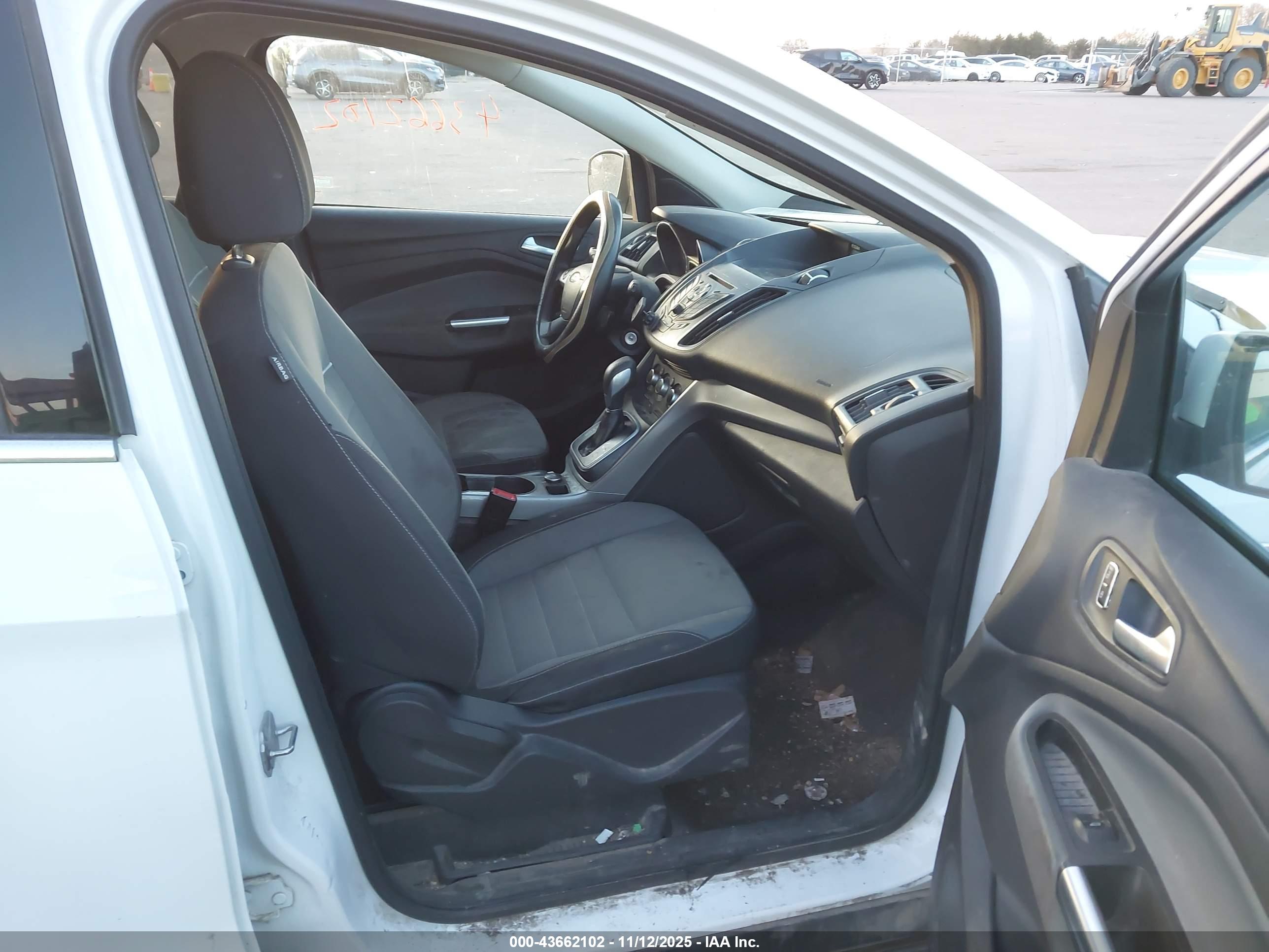 FORD ESCAPE image 5