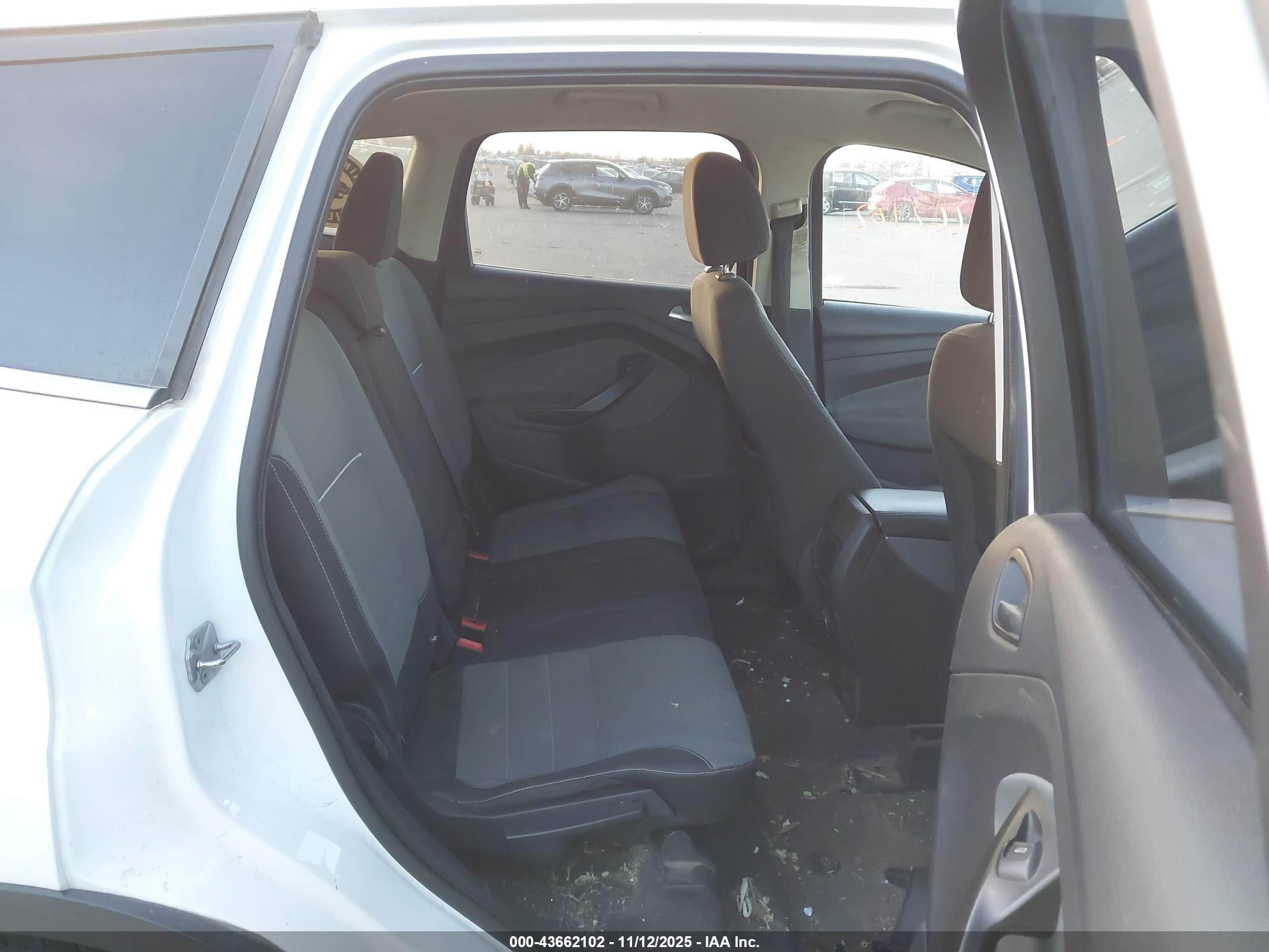 FORD ESCAPE image 8