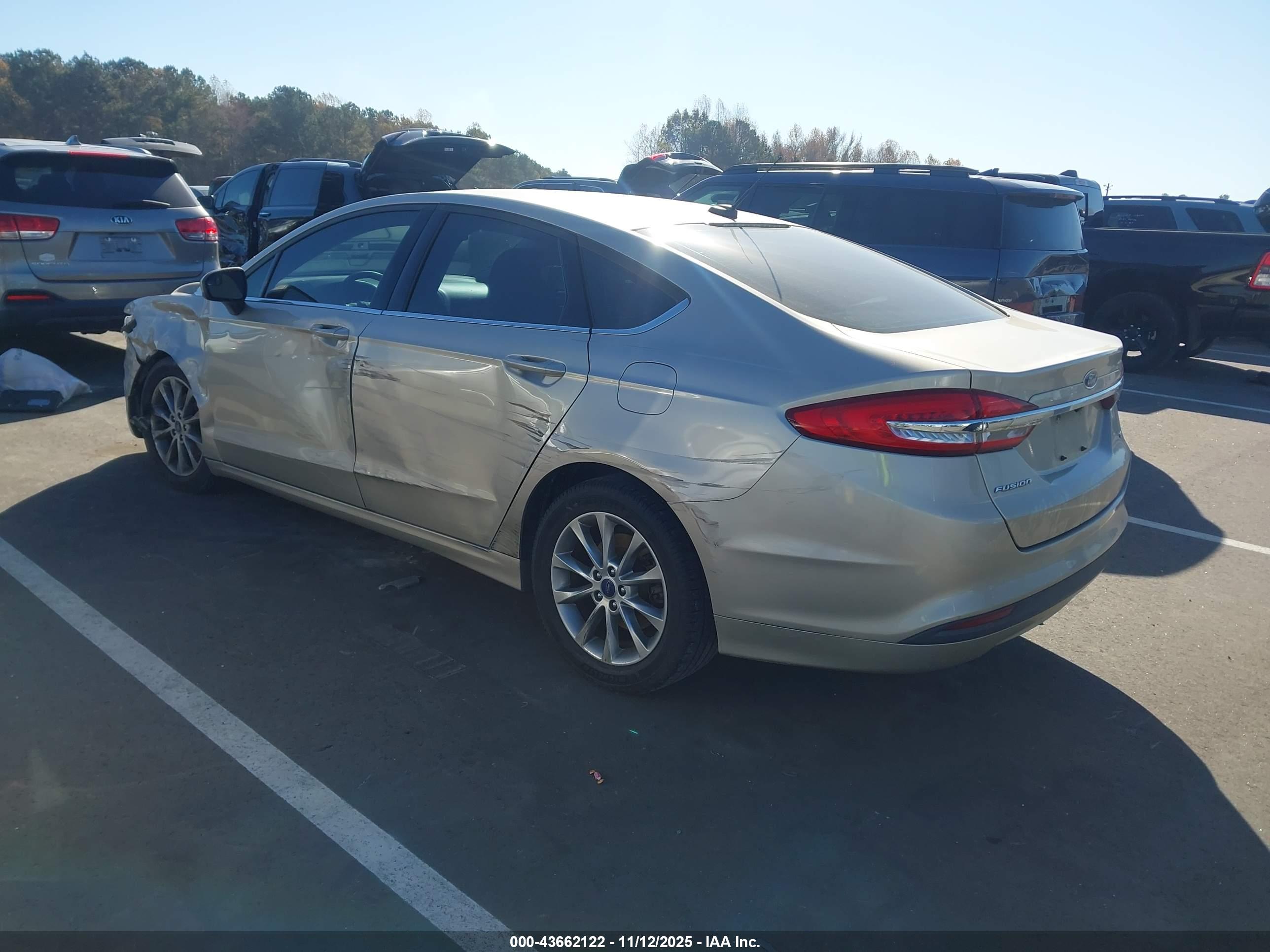 FORD FUSION image 3
