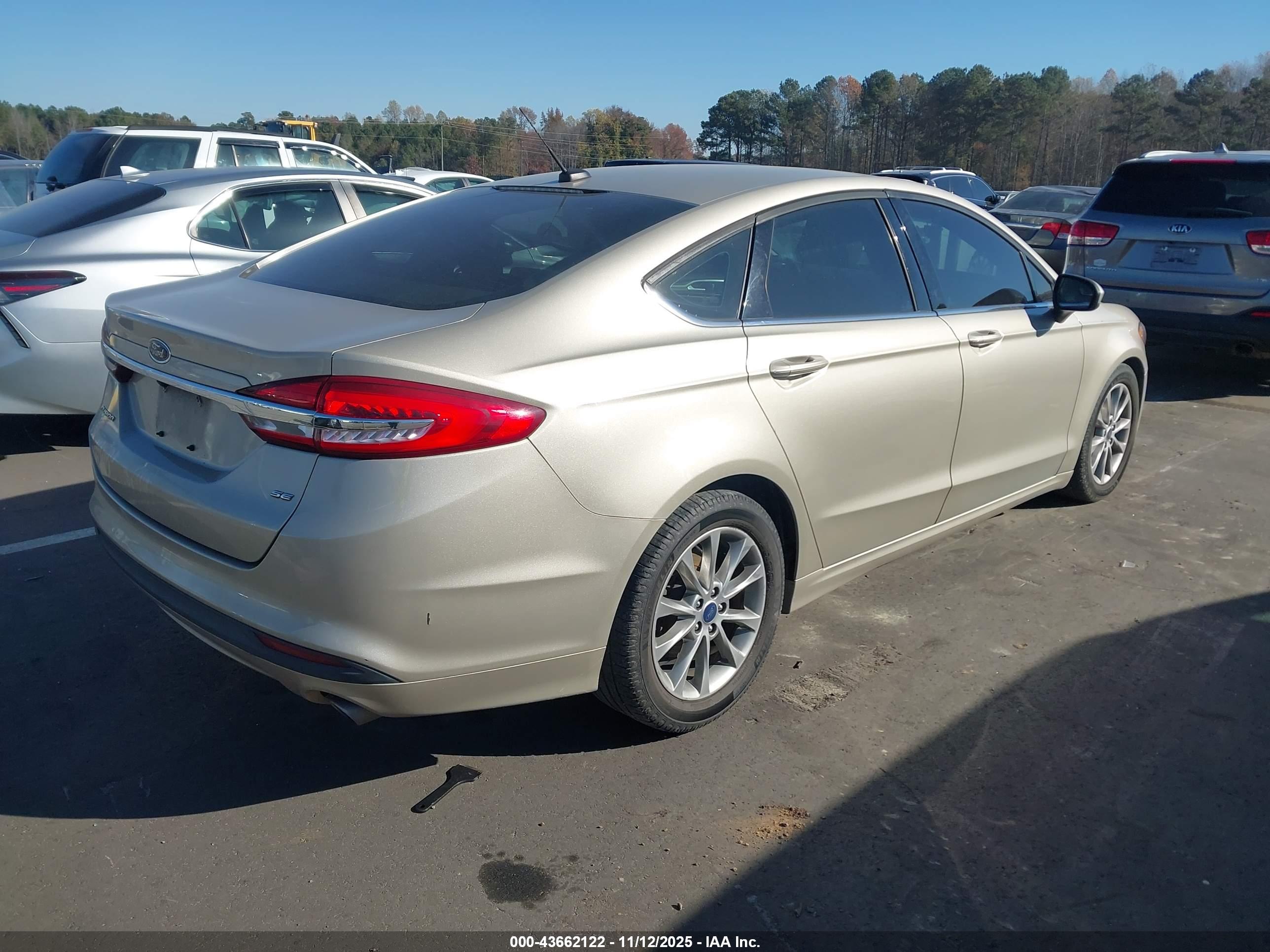 FORD FUSION image 4