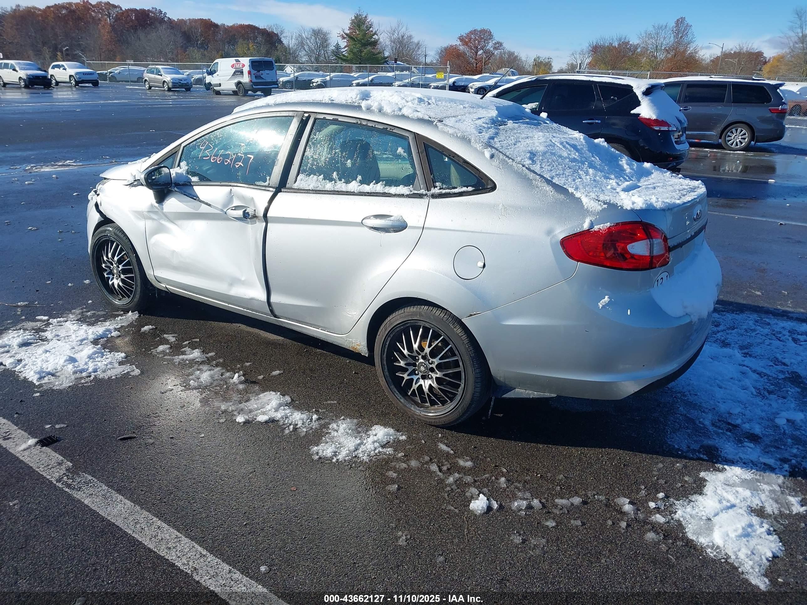 FORD FIESTA image 3