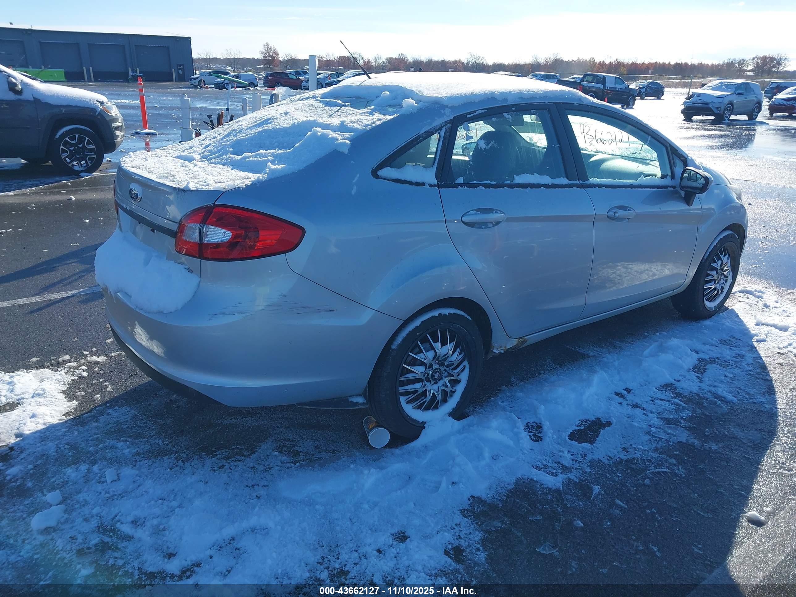 FORD FIESTA image 4