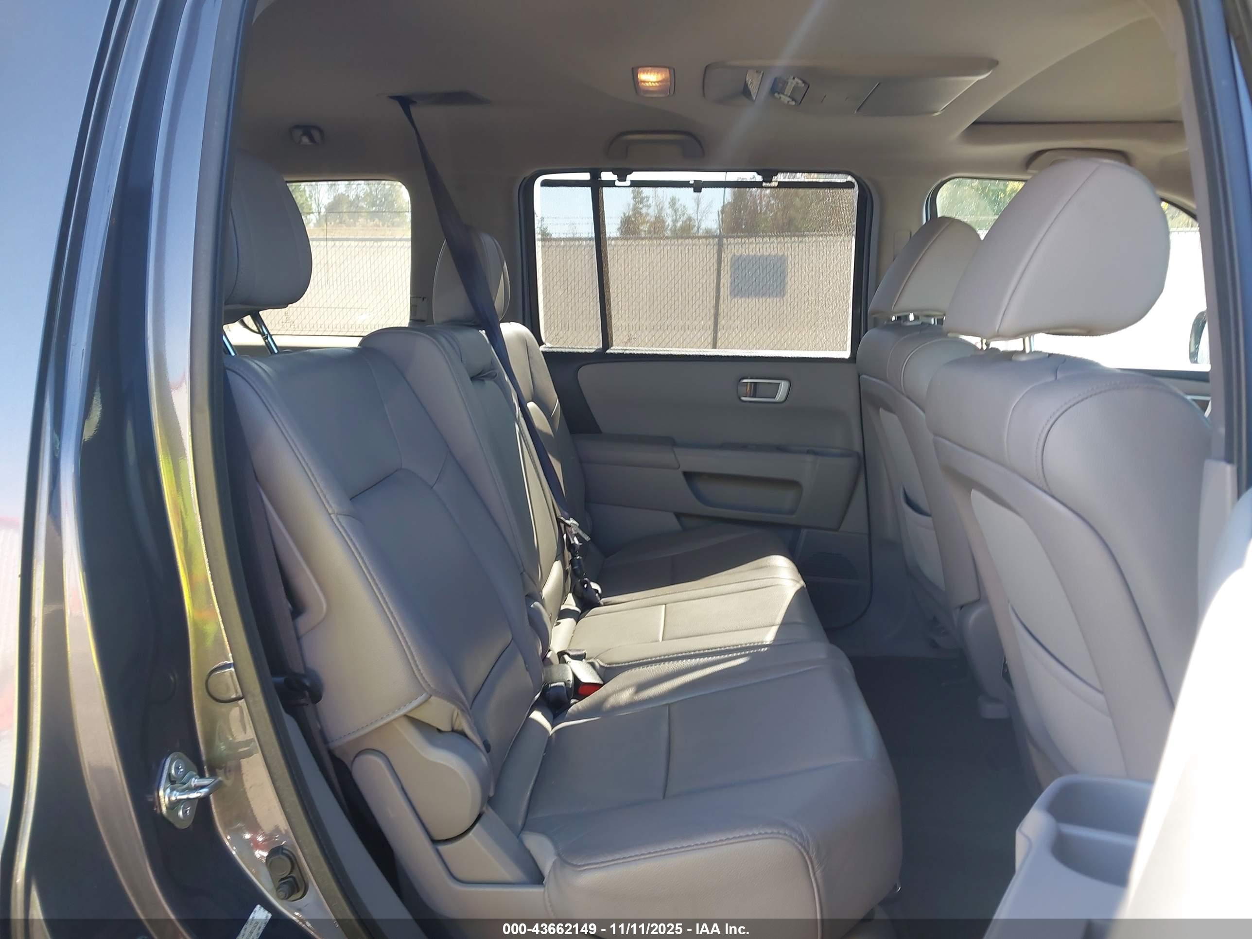HONDA PILOT image 8