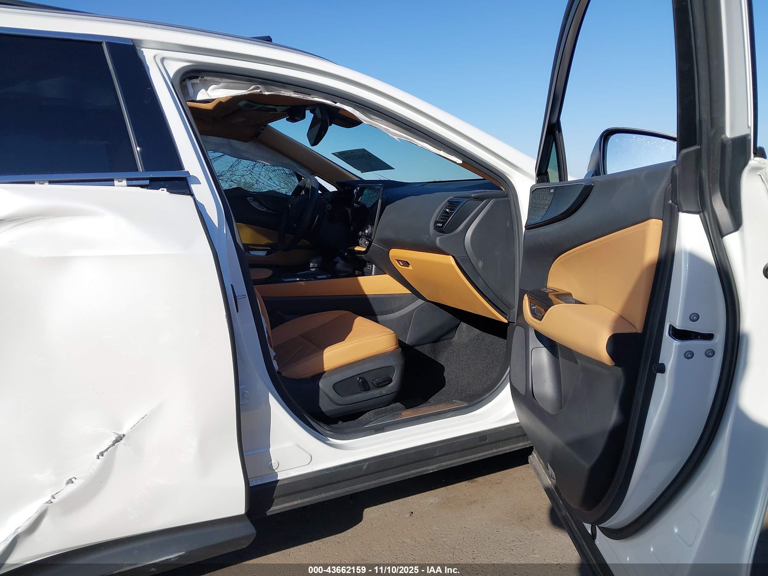 LEXUS NX image 5