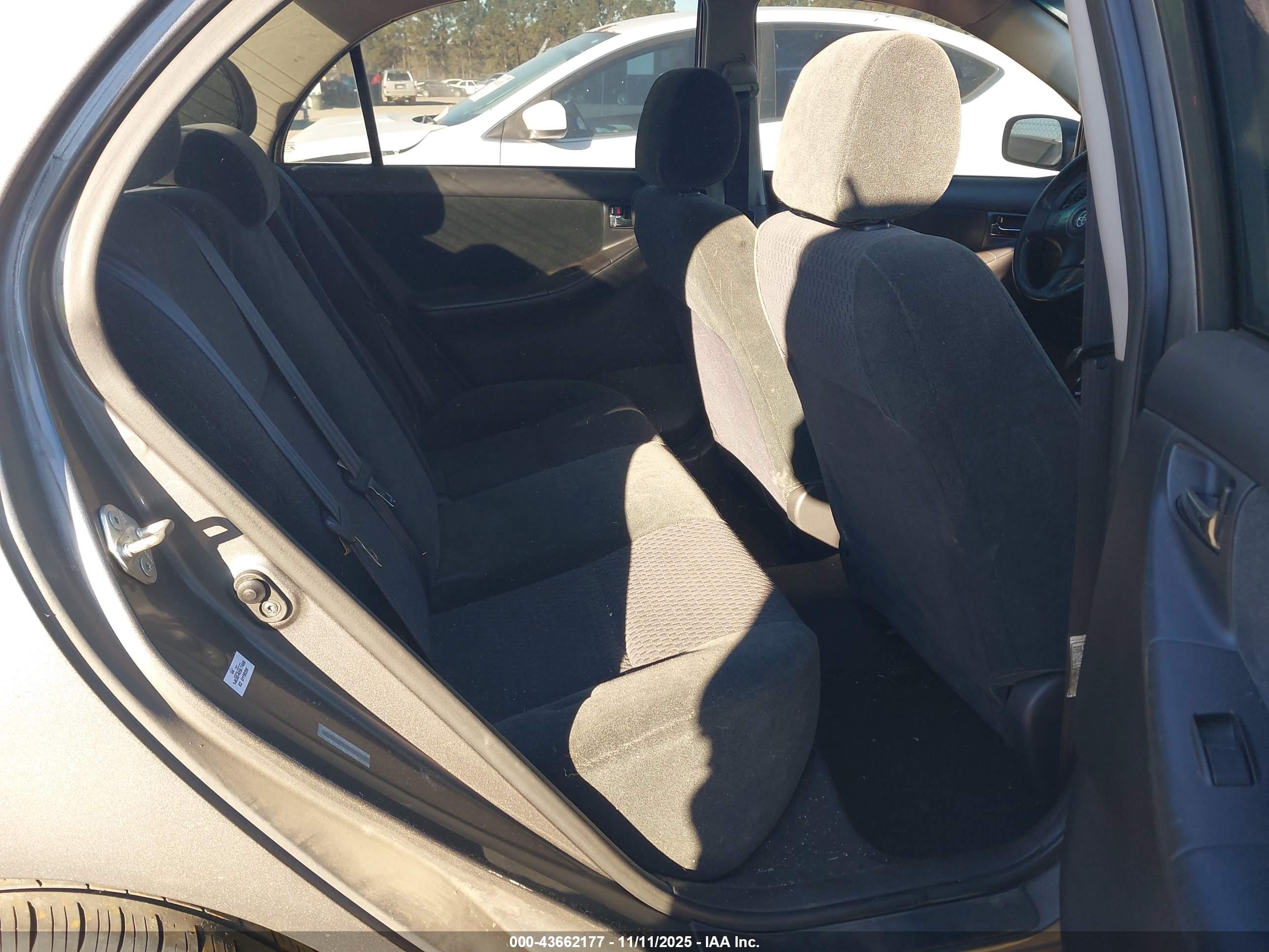 TOYOTA COROLLA image 8