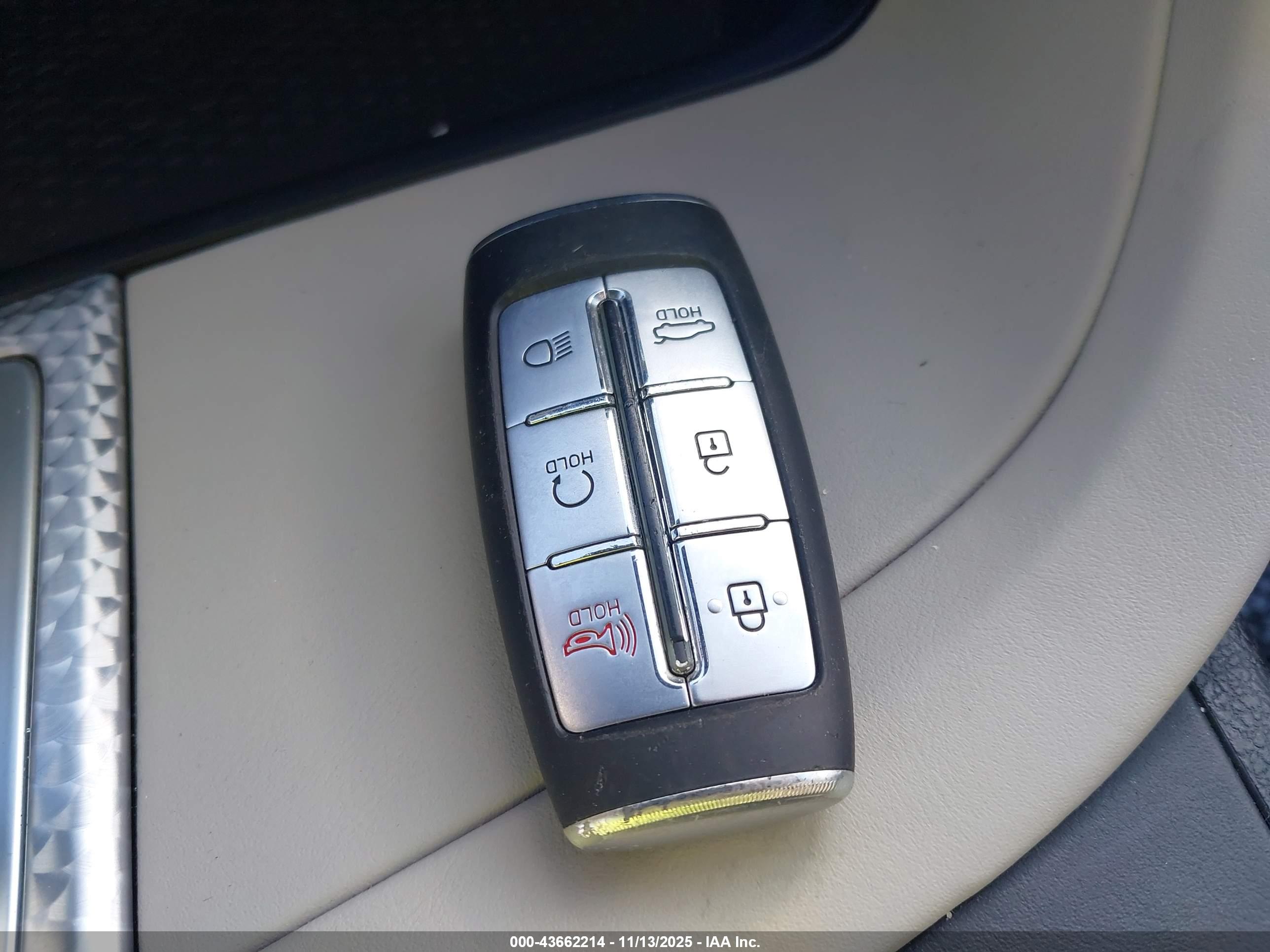 GENESIS G70 image 11