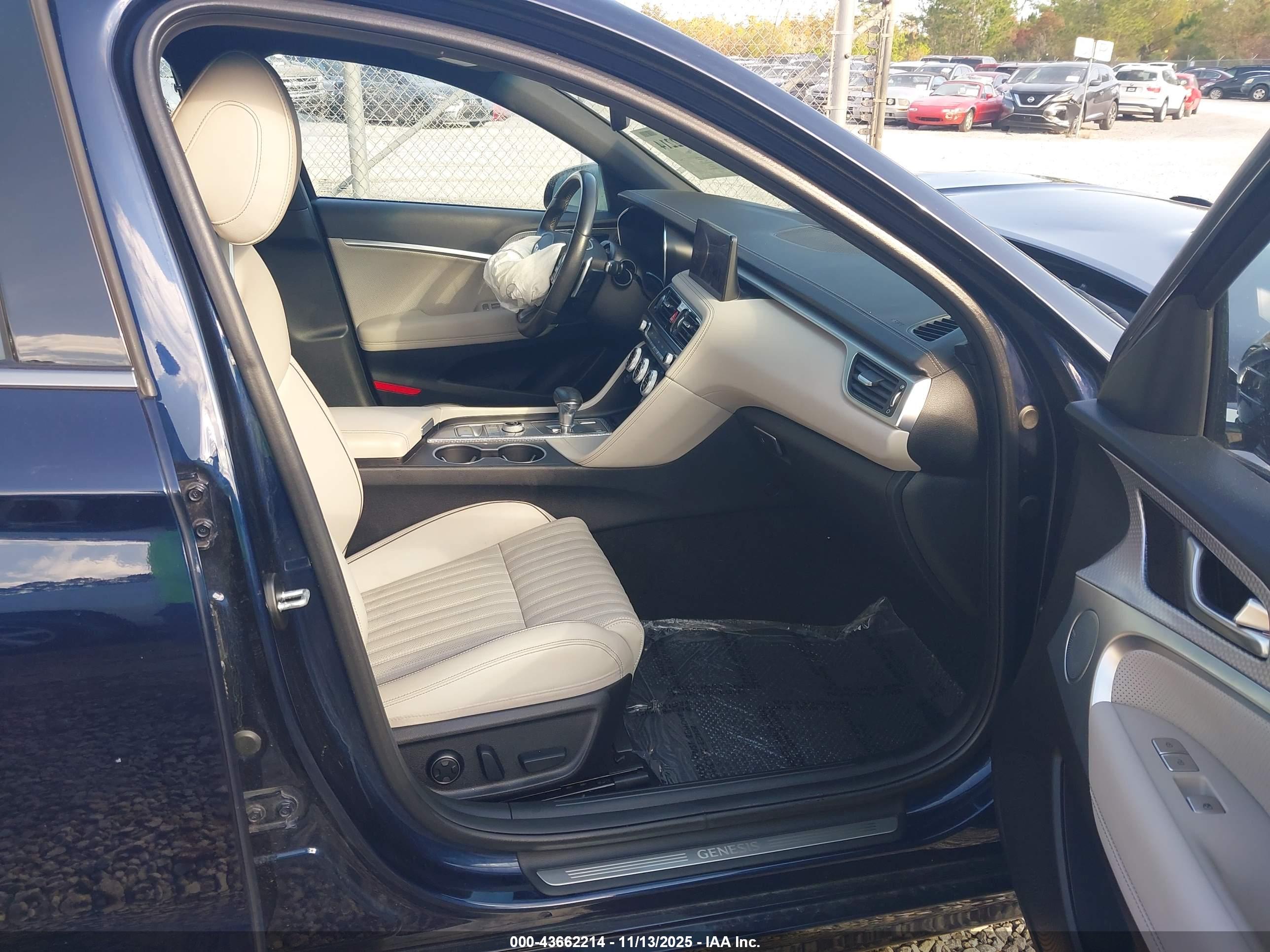 GENESIS G70 image 5