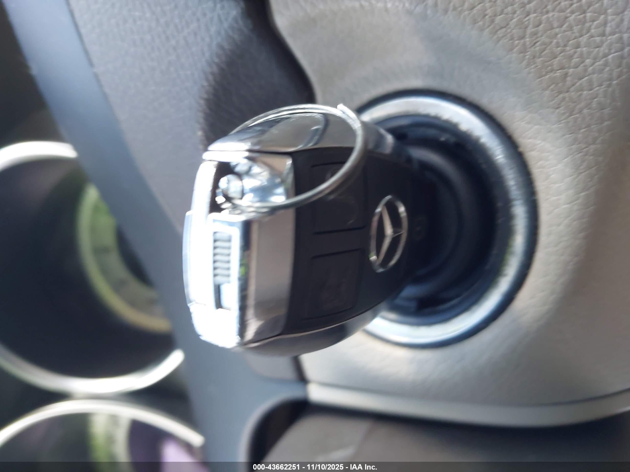 MERCEDES-BENZ C image 11