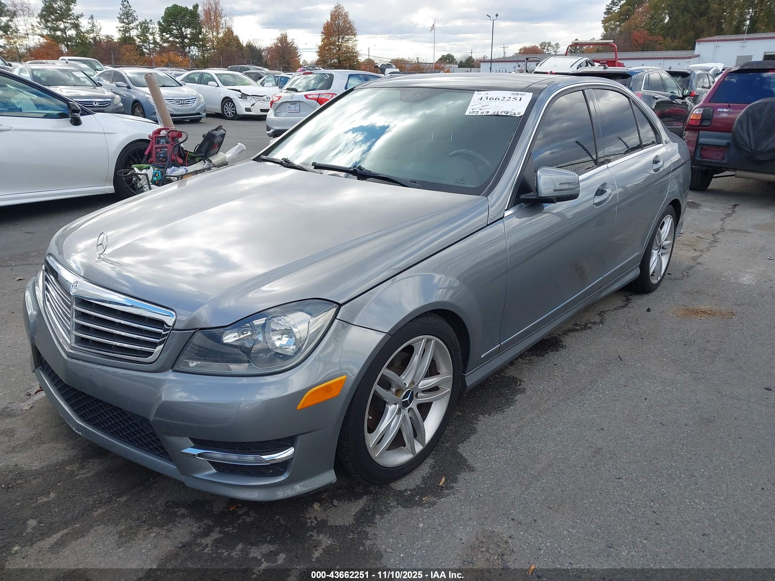 MERCEDES-BENZ C image 2