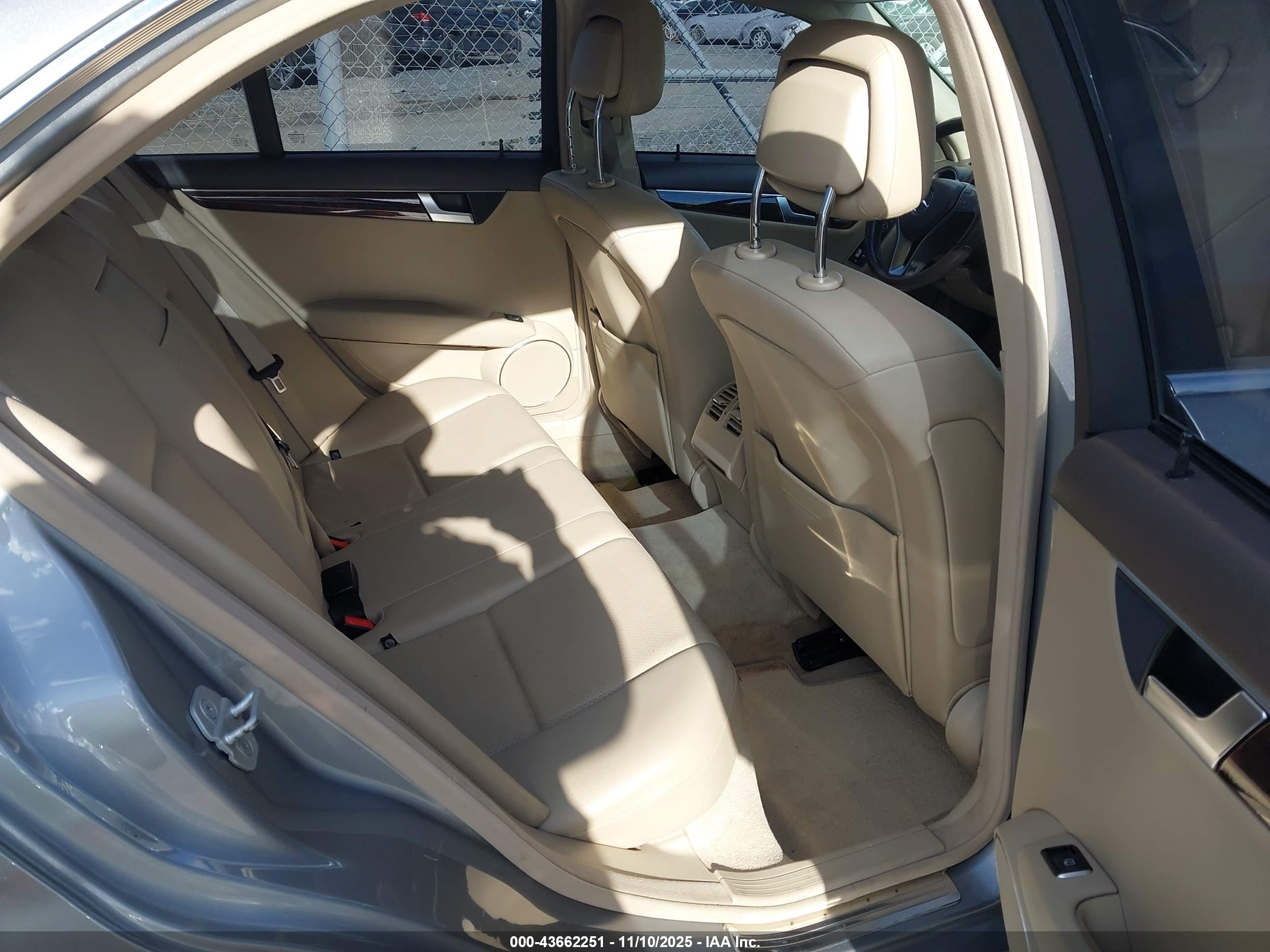 MERCEDES-BENZ C image 8