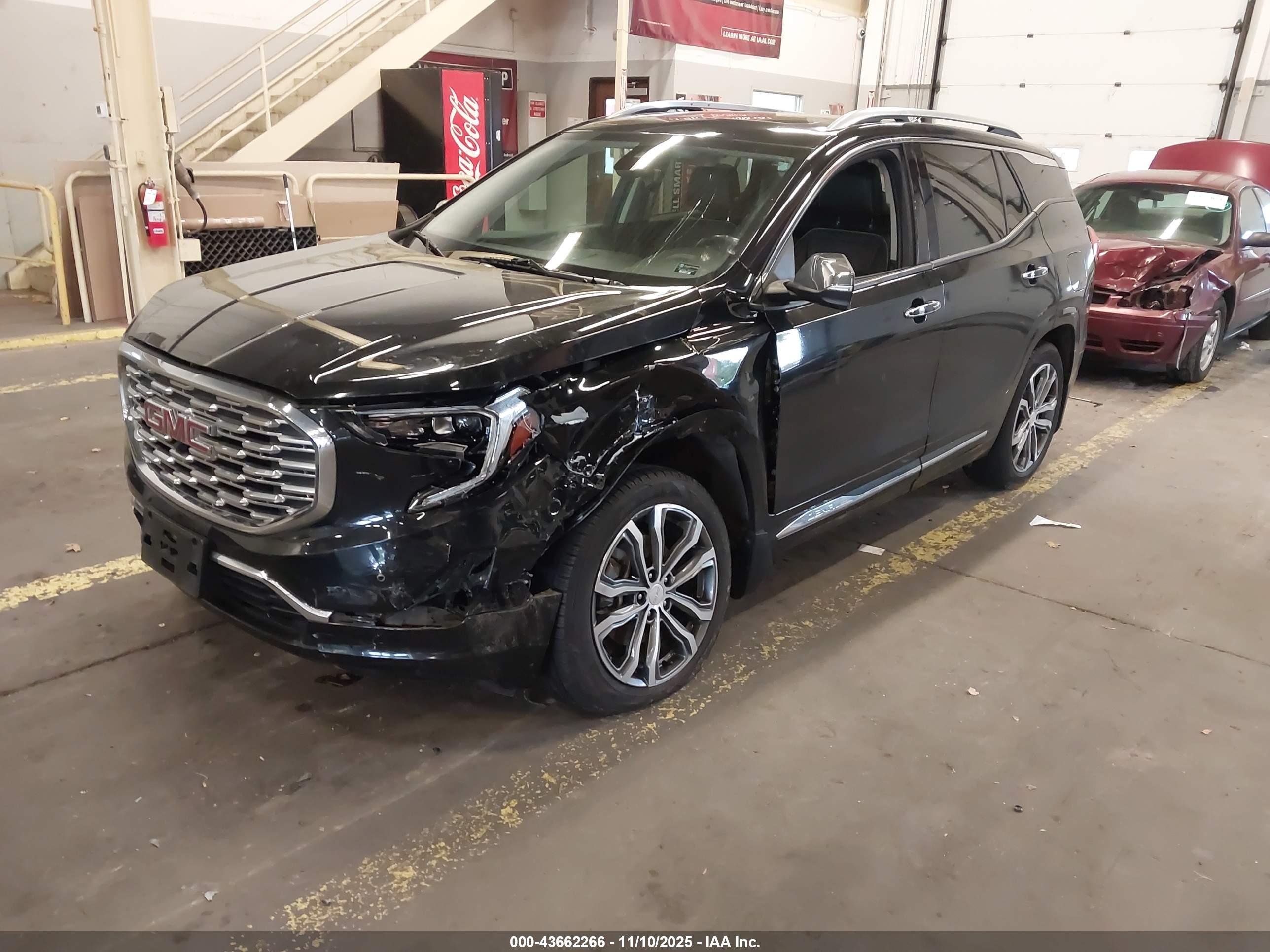 GMC TERRAIN image 2
