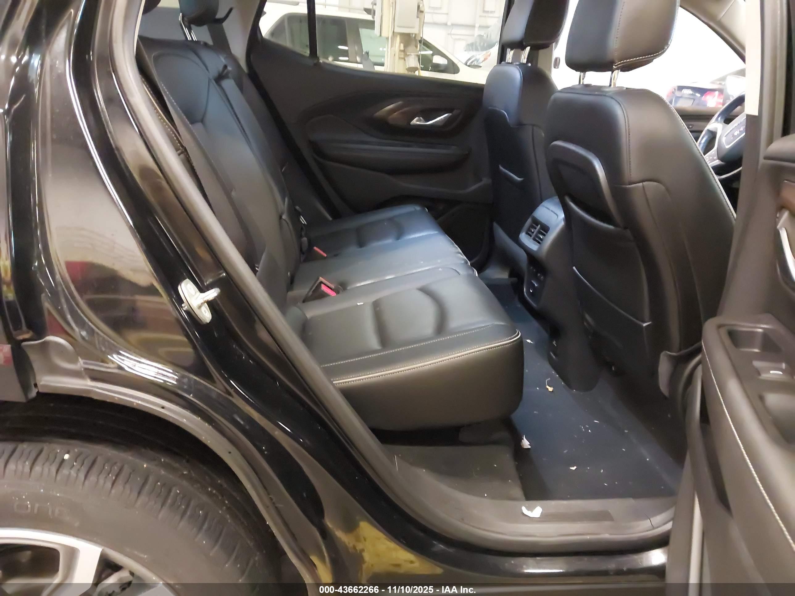 GMC TERRAIN image 8