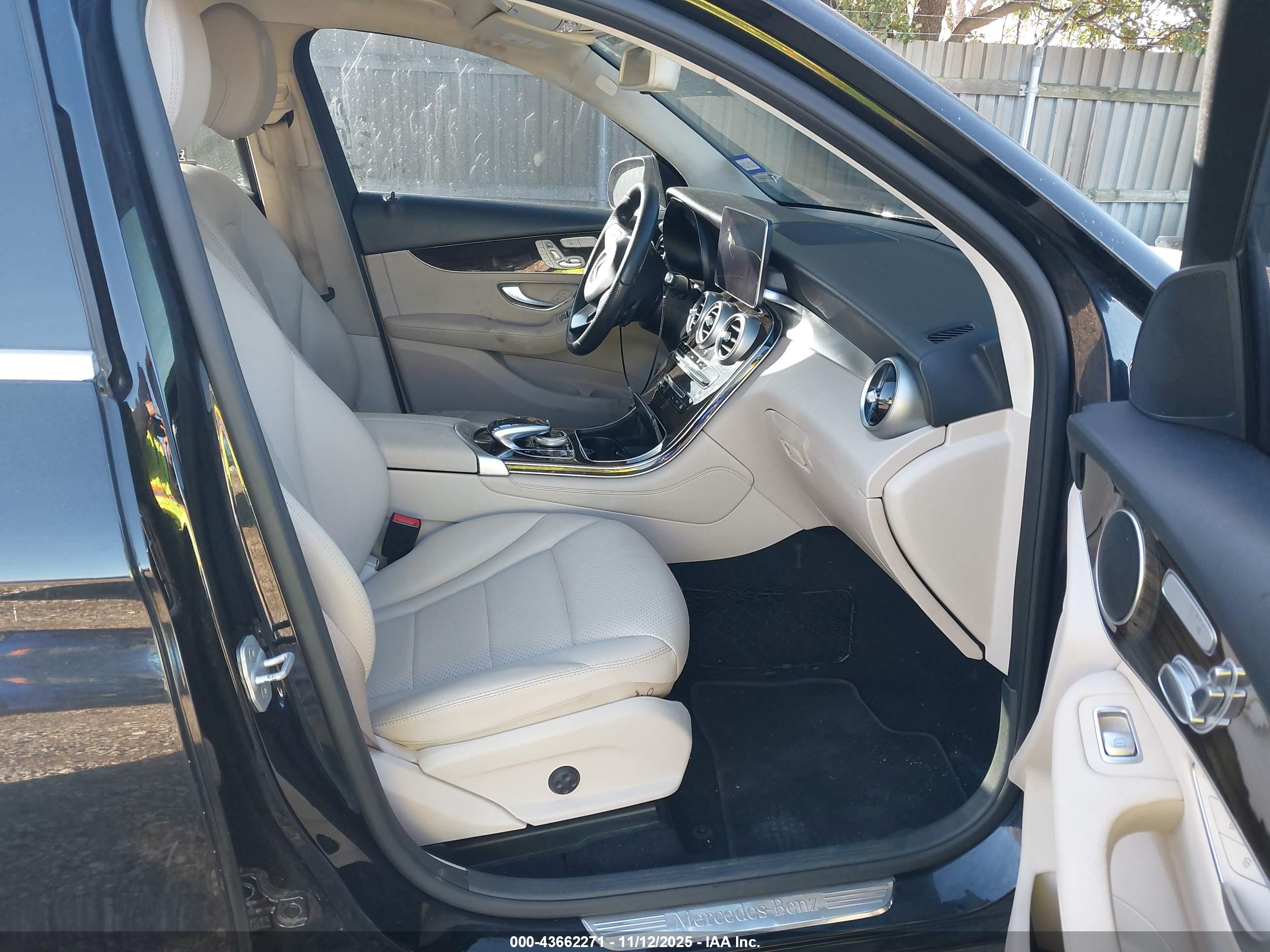 MERCEDES-BENZ GLC image 5