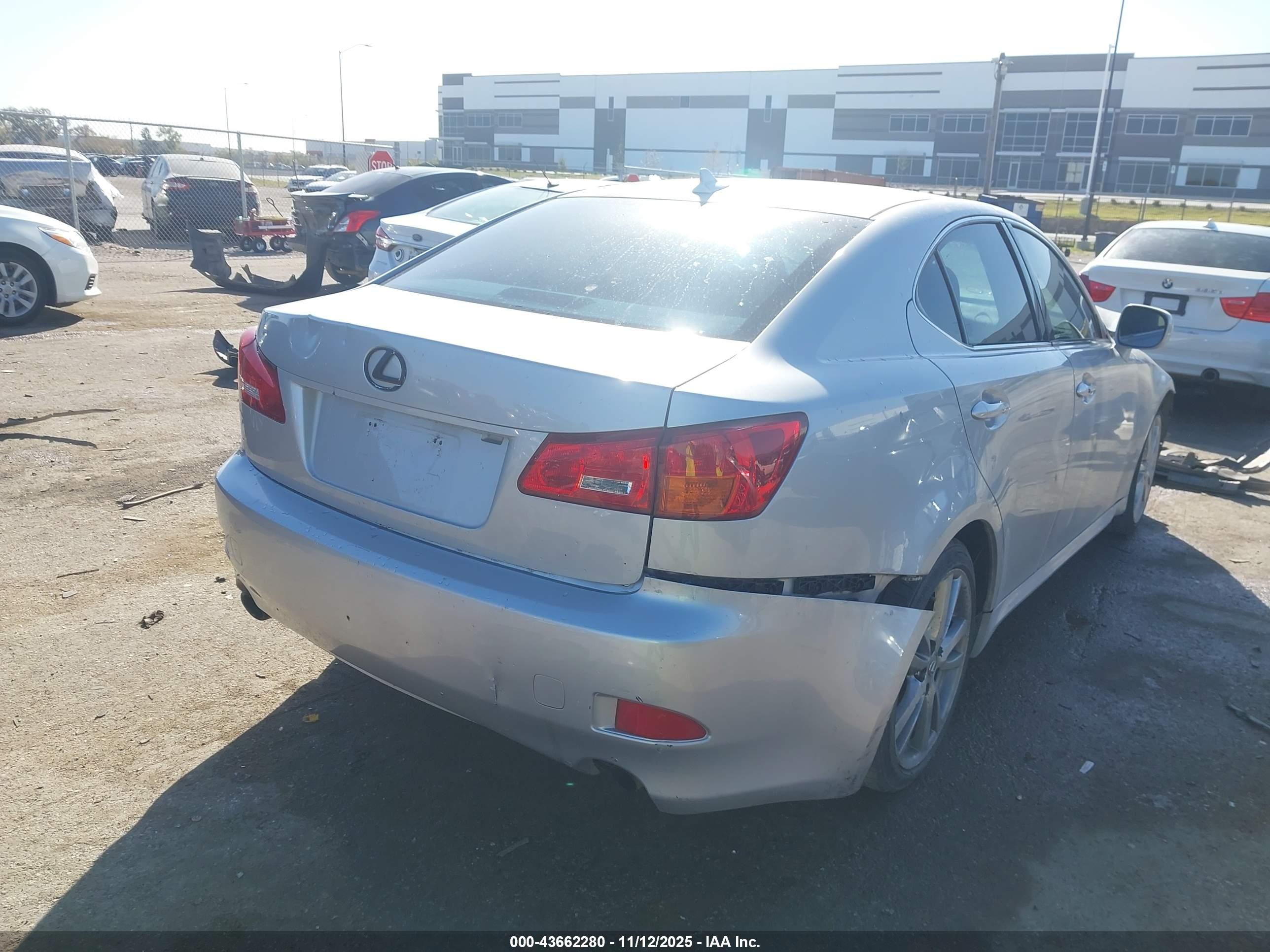 LEXUS IS image 4