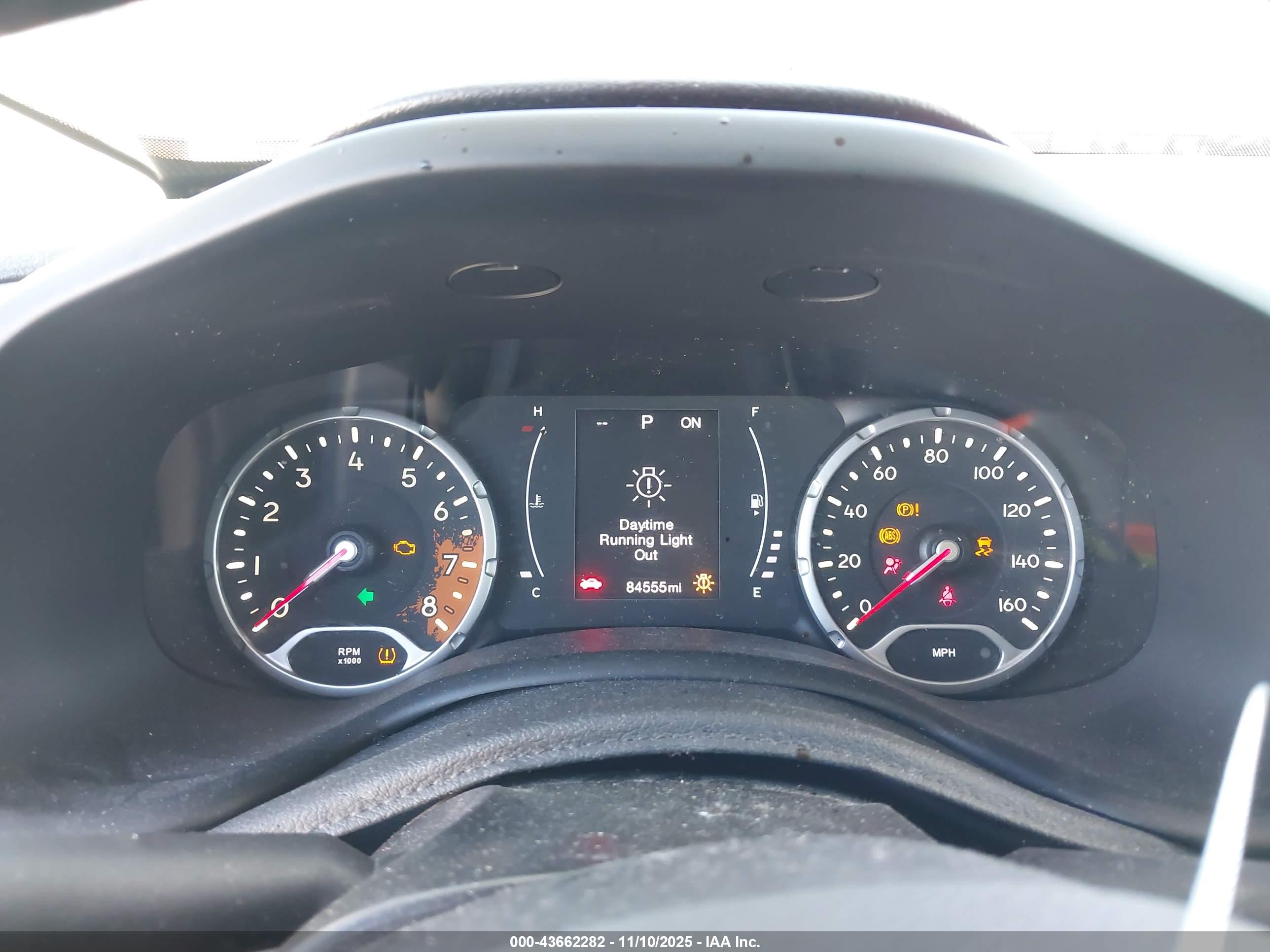 JEEP RENEGADE image 7