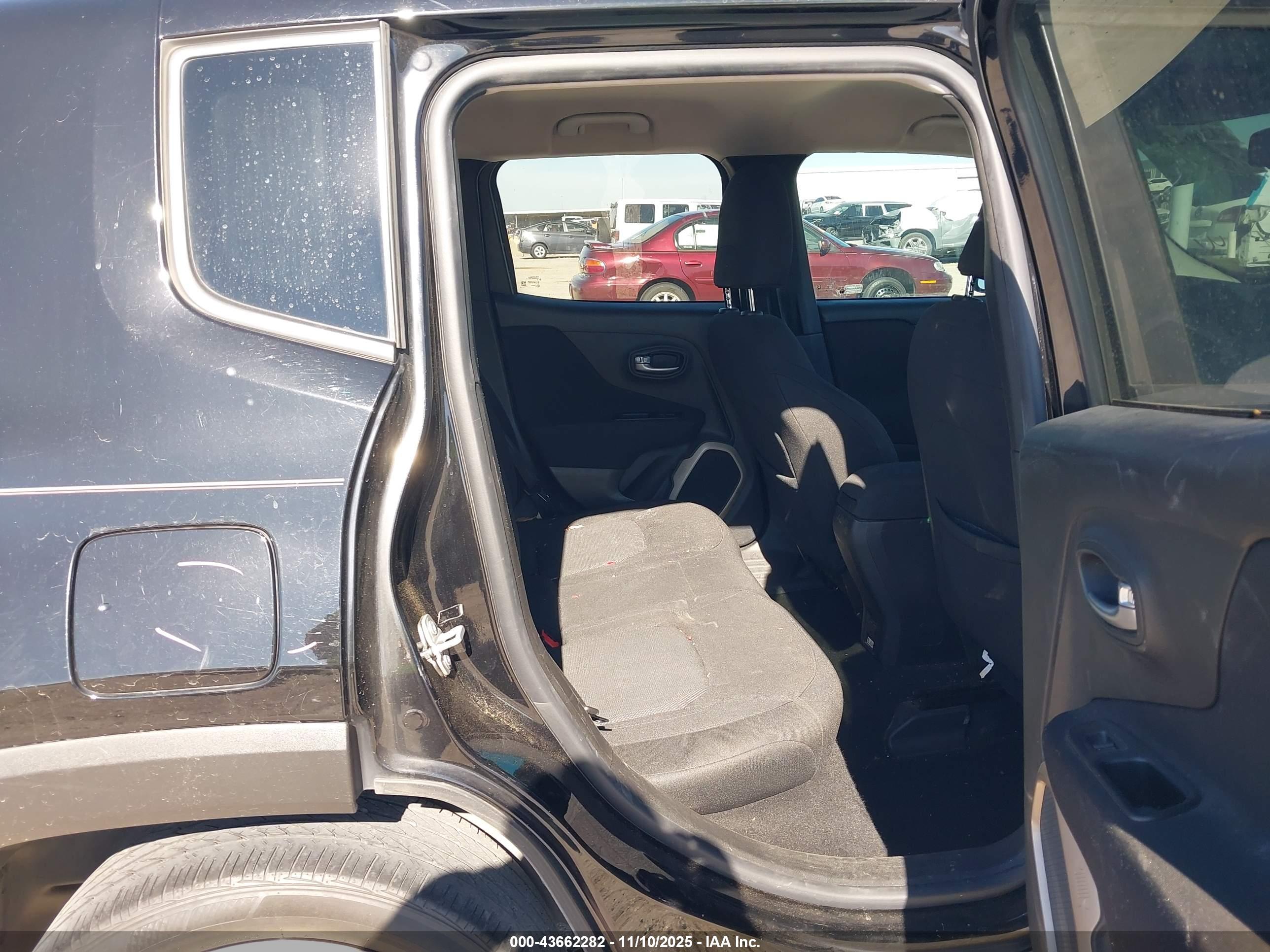 JEEP RENEGADE image 8