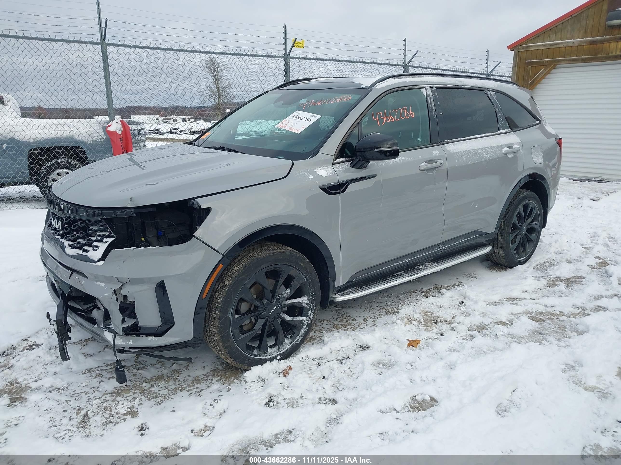 KIA SORENTO image 2