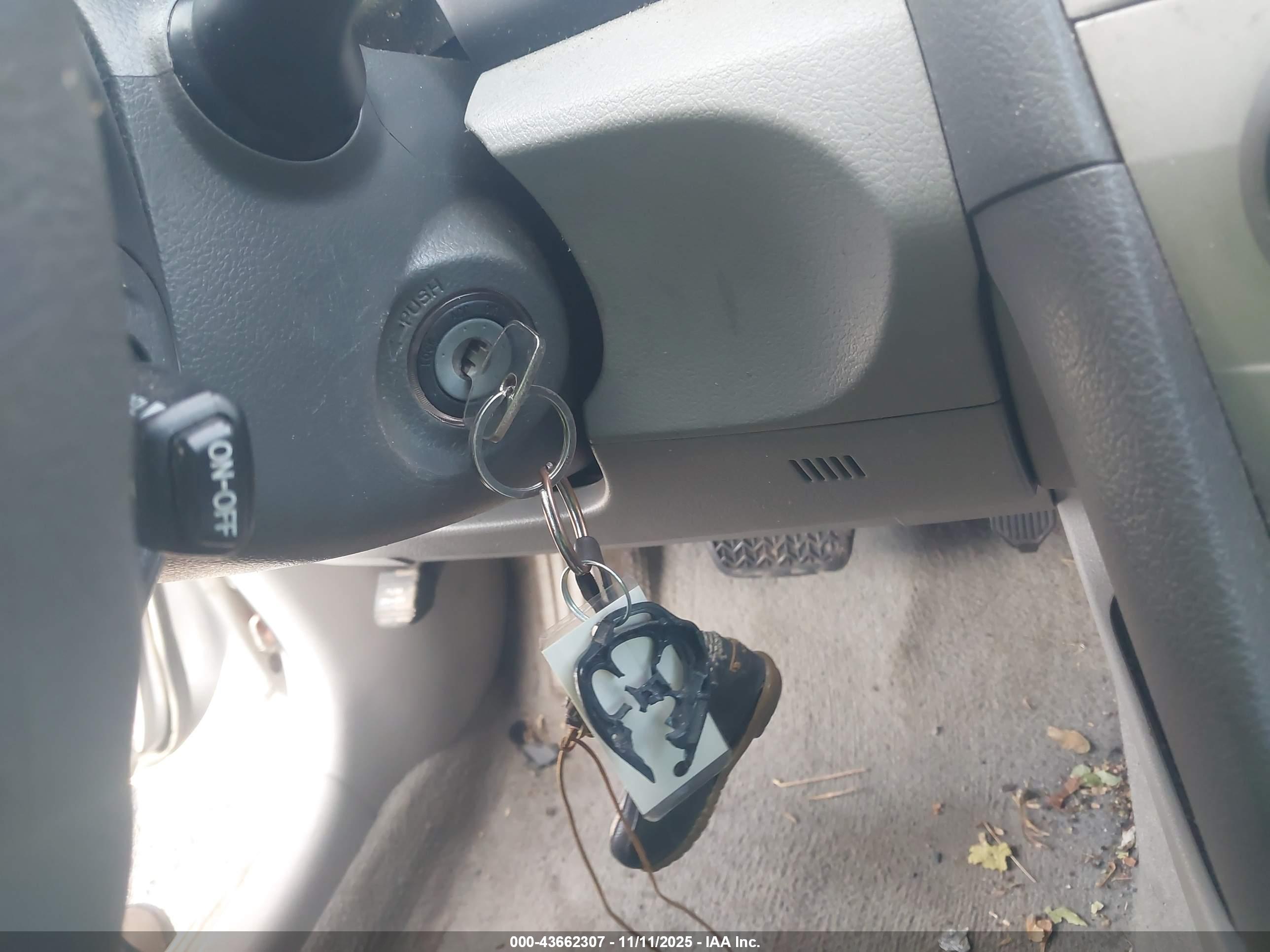 TOYOTA CAMRY image 11