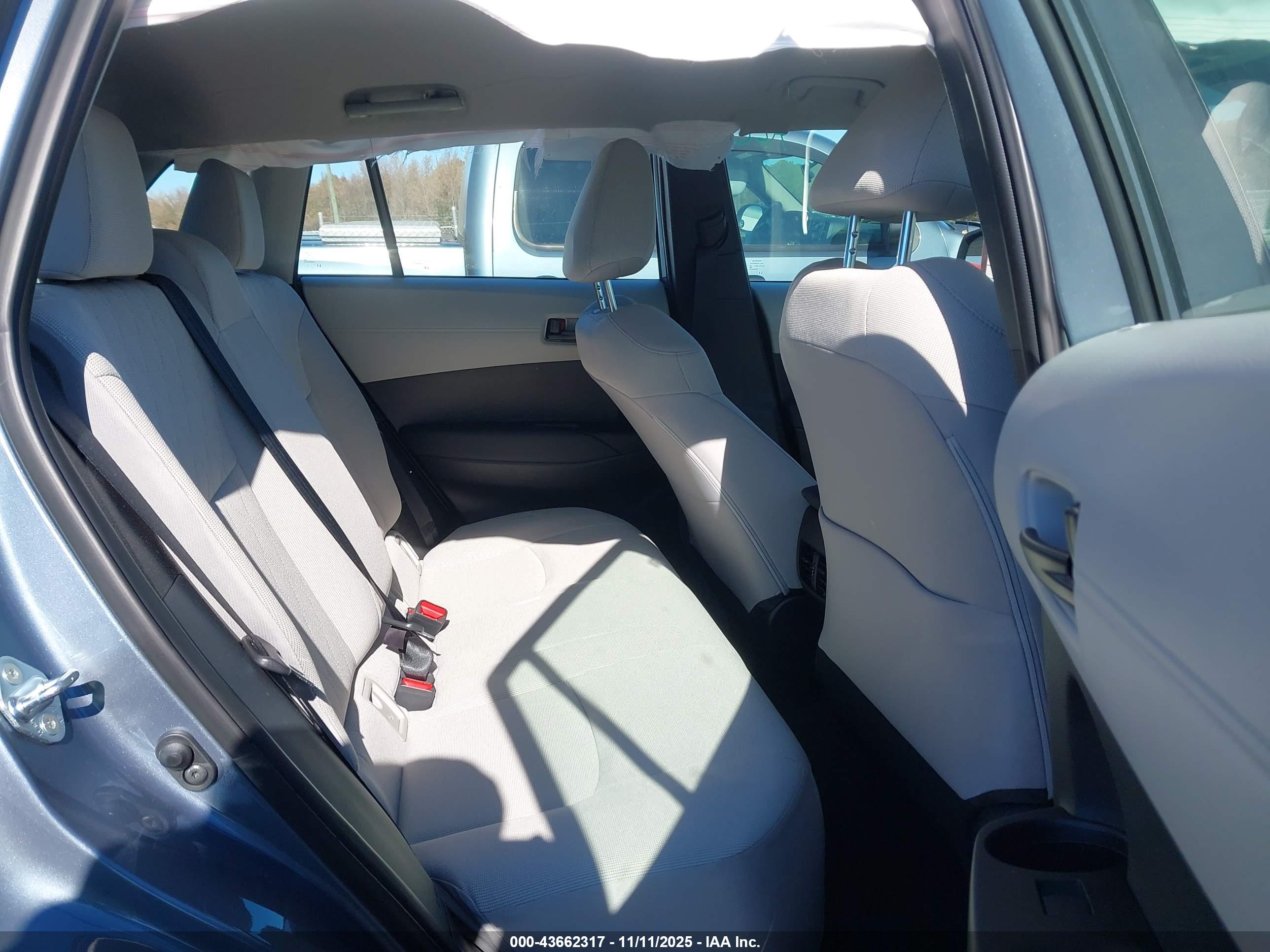 TOYOTA COROLLA image 8