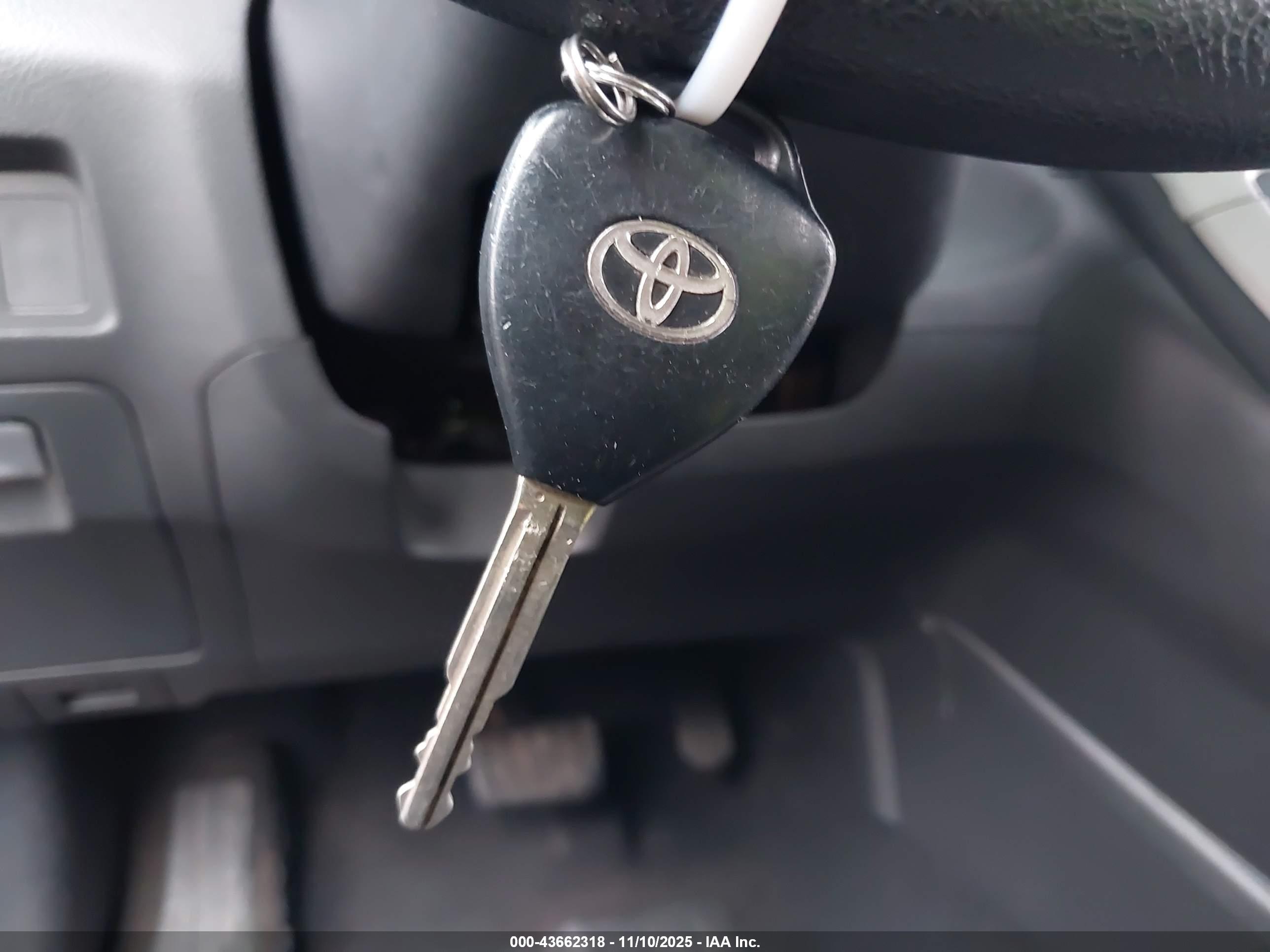 TOYOTA MATRIX image 11
