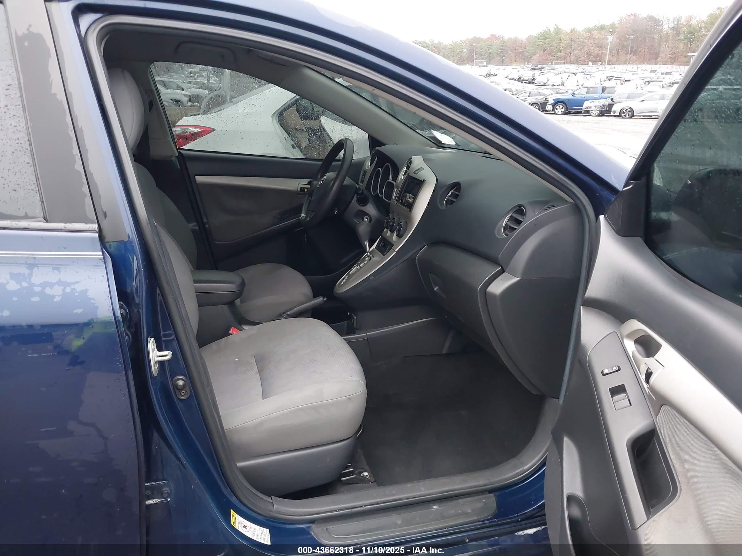 TOYOTA MATRIX image 5