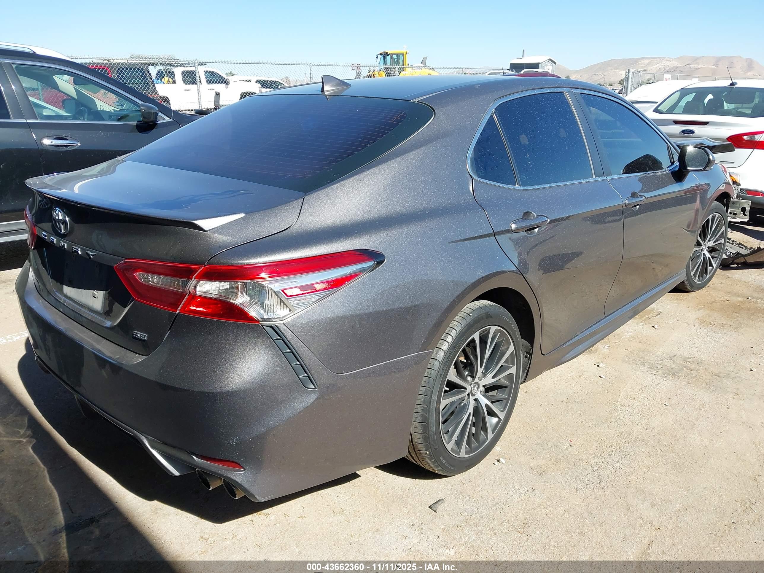 TOYOTA CAMRY image 4