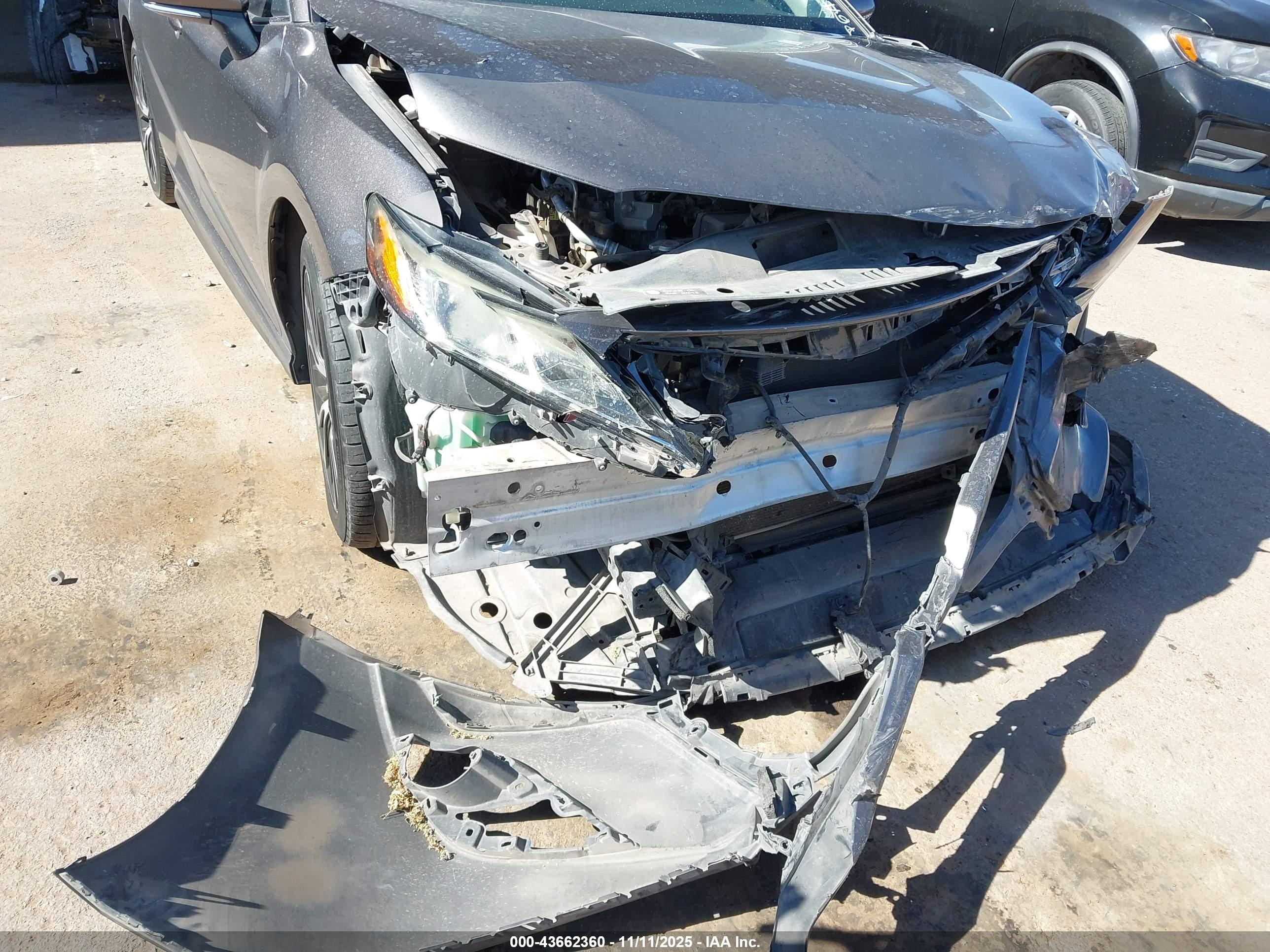 TOYOTA CAMRY image 6
