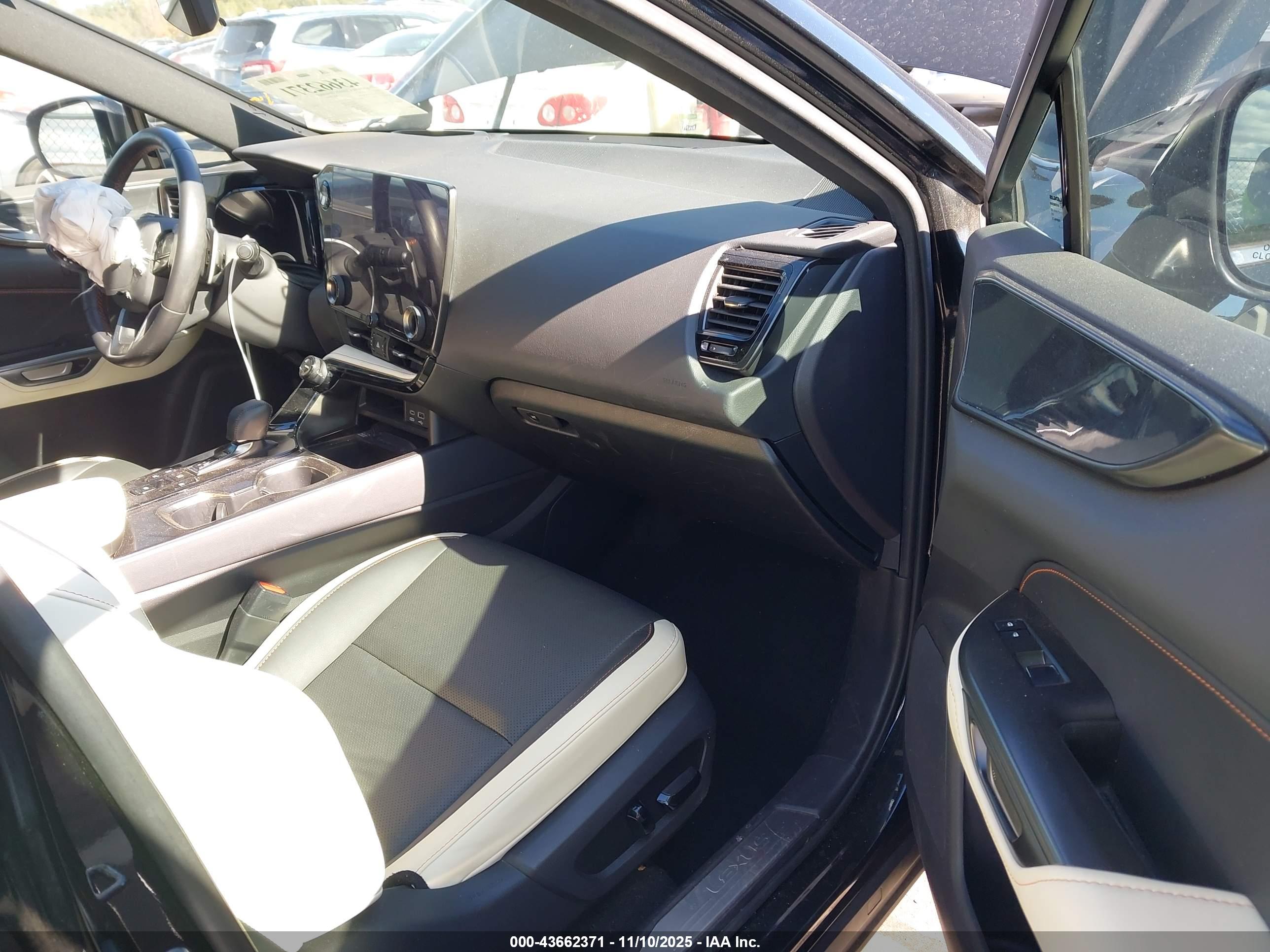 LEXUS NX image 5