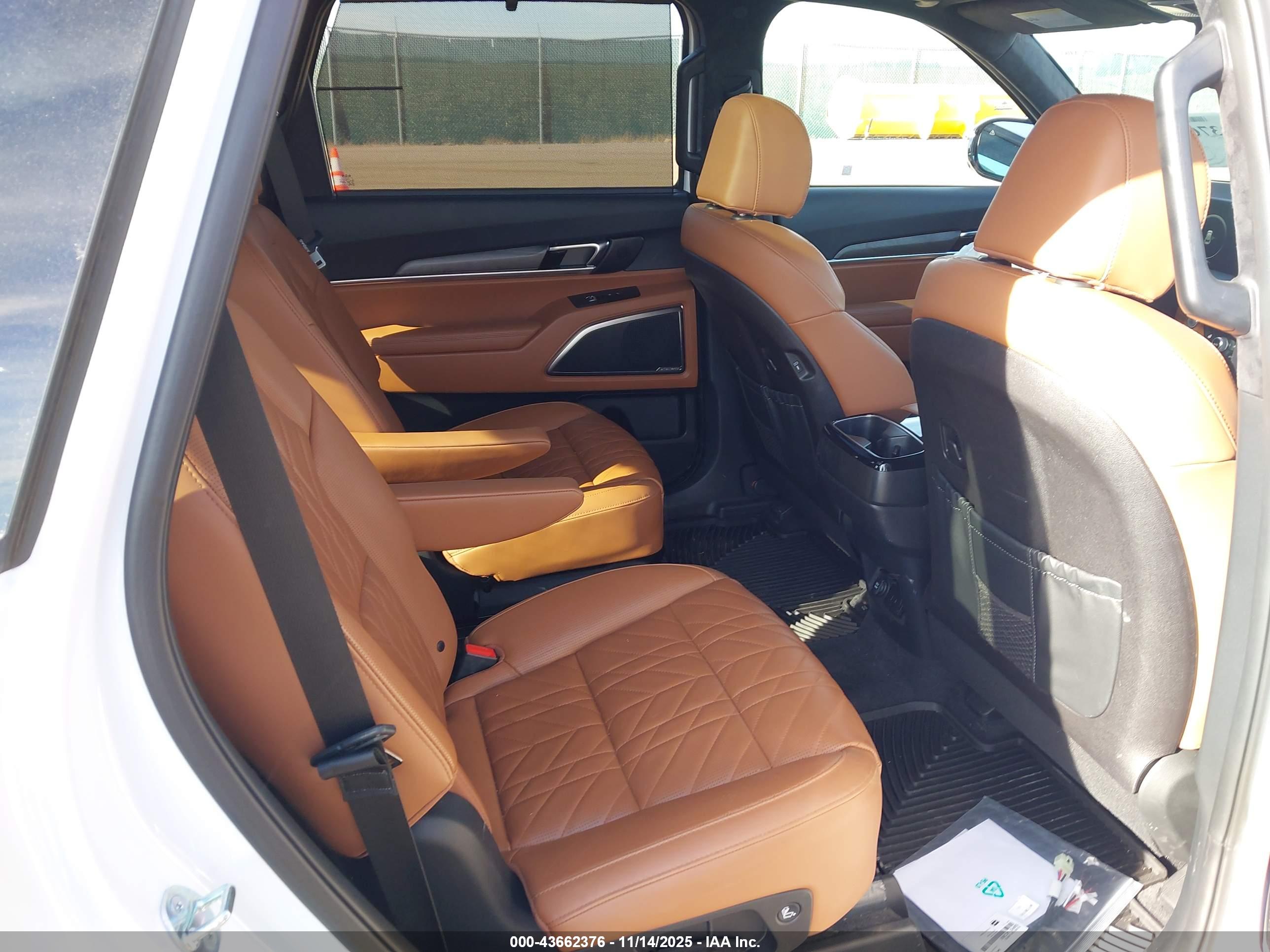 KIA TELLURIDE image 8