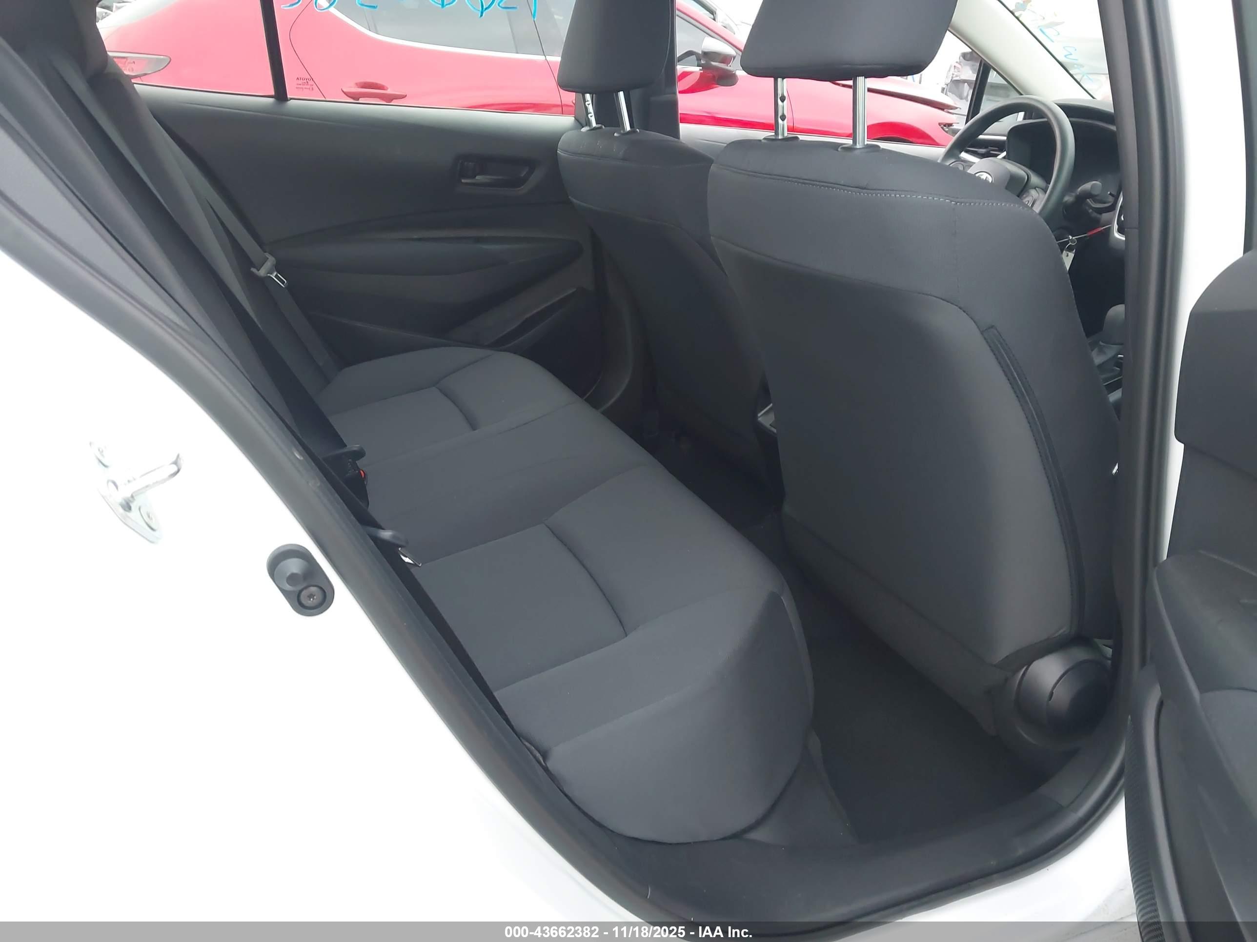 TOYOTA COROLLA image 8