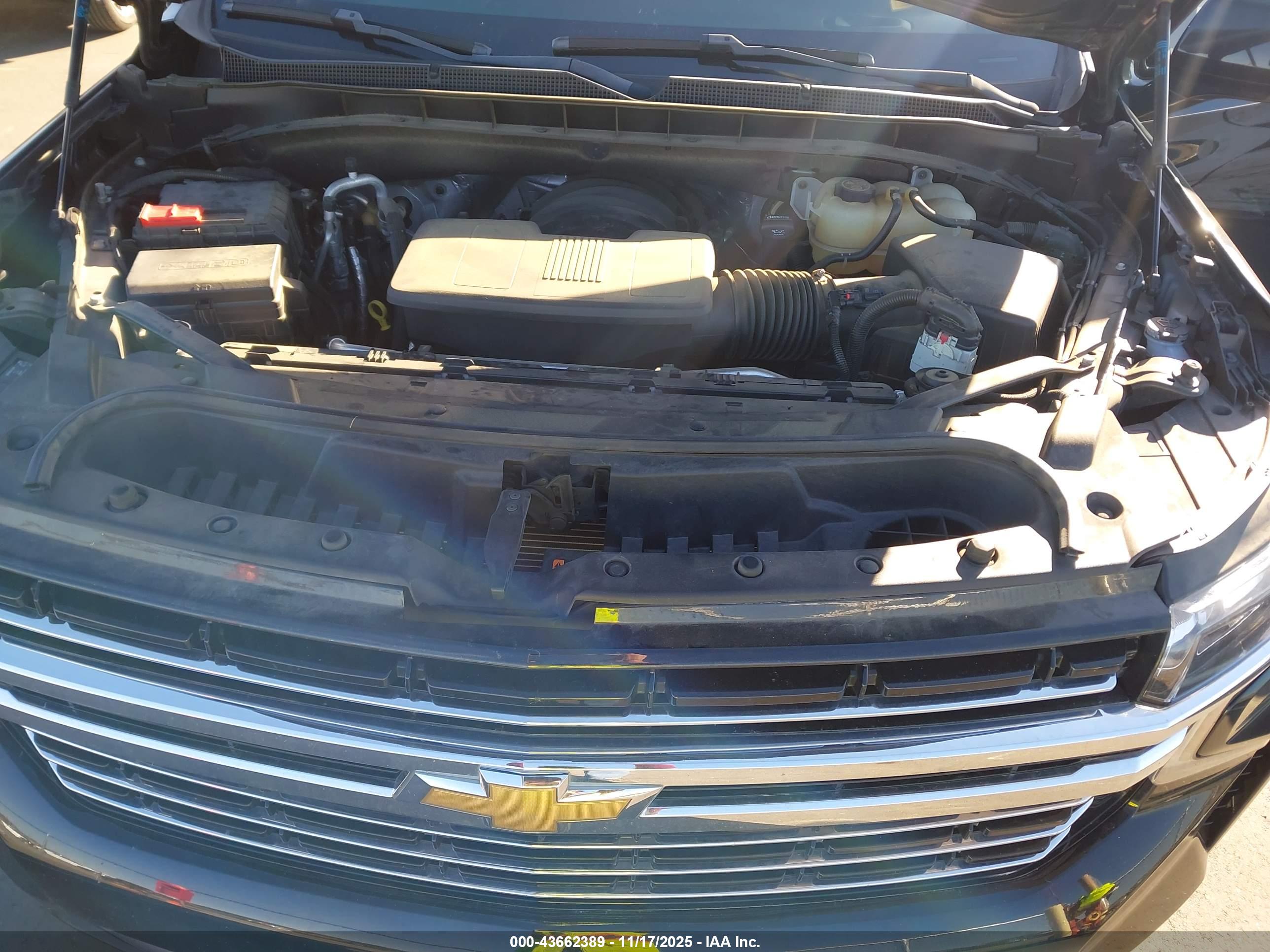 CHEVROLET SUBURBAN image 10