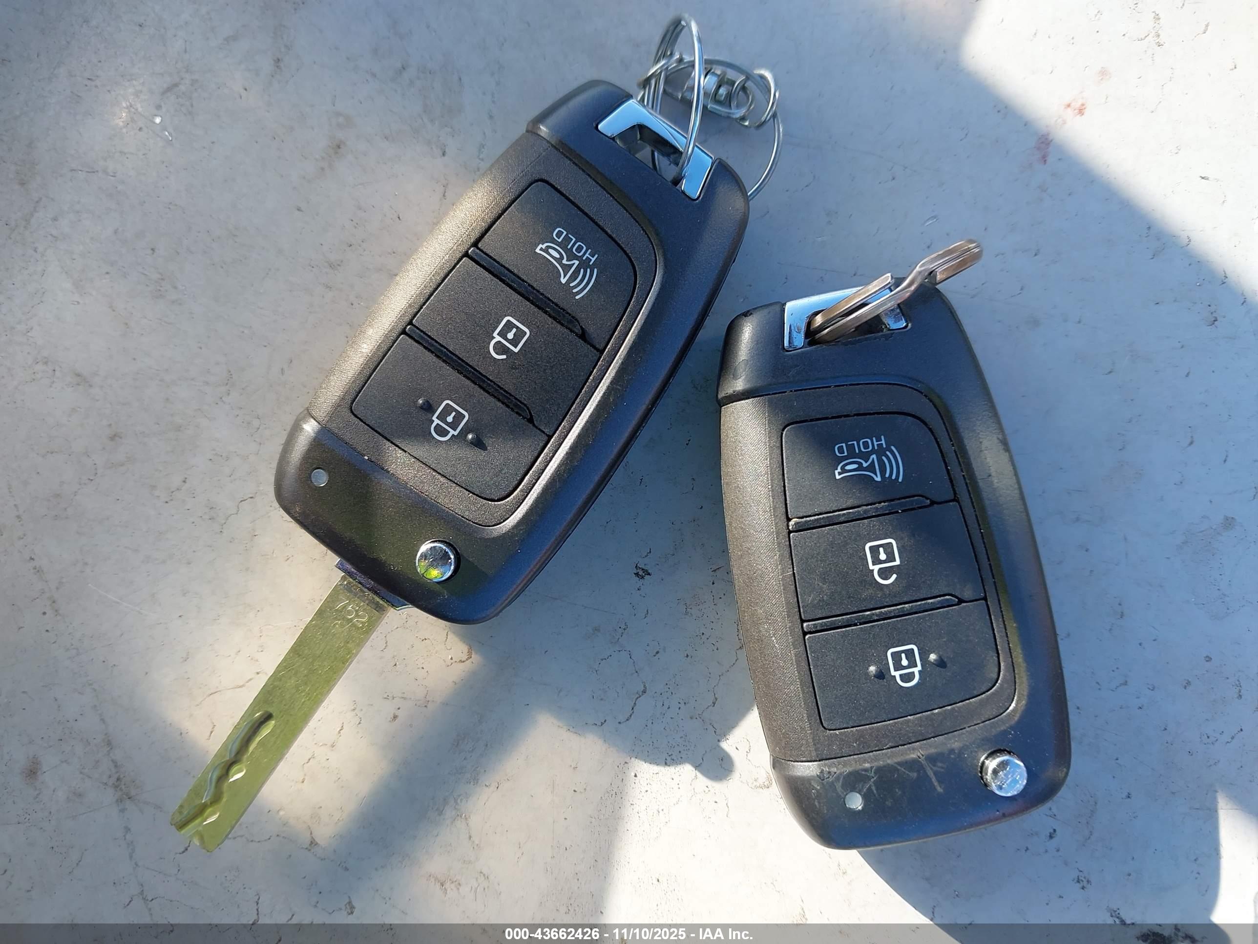 HYUNDAI VENUE image 11