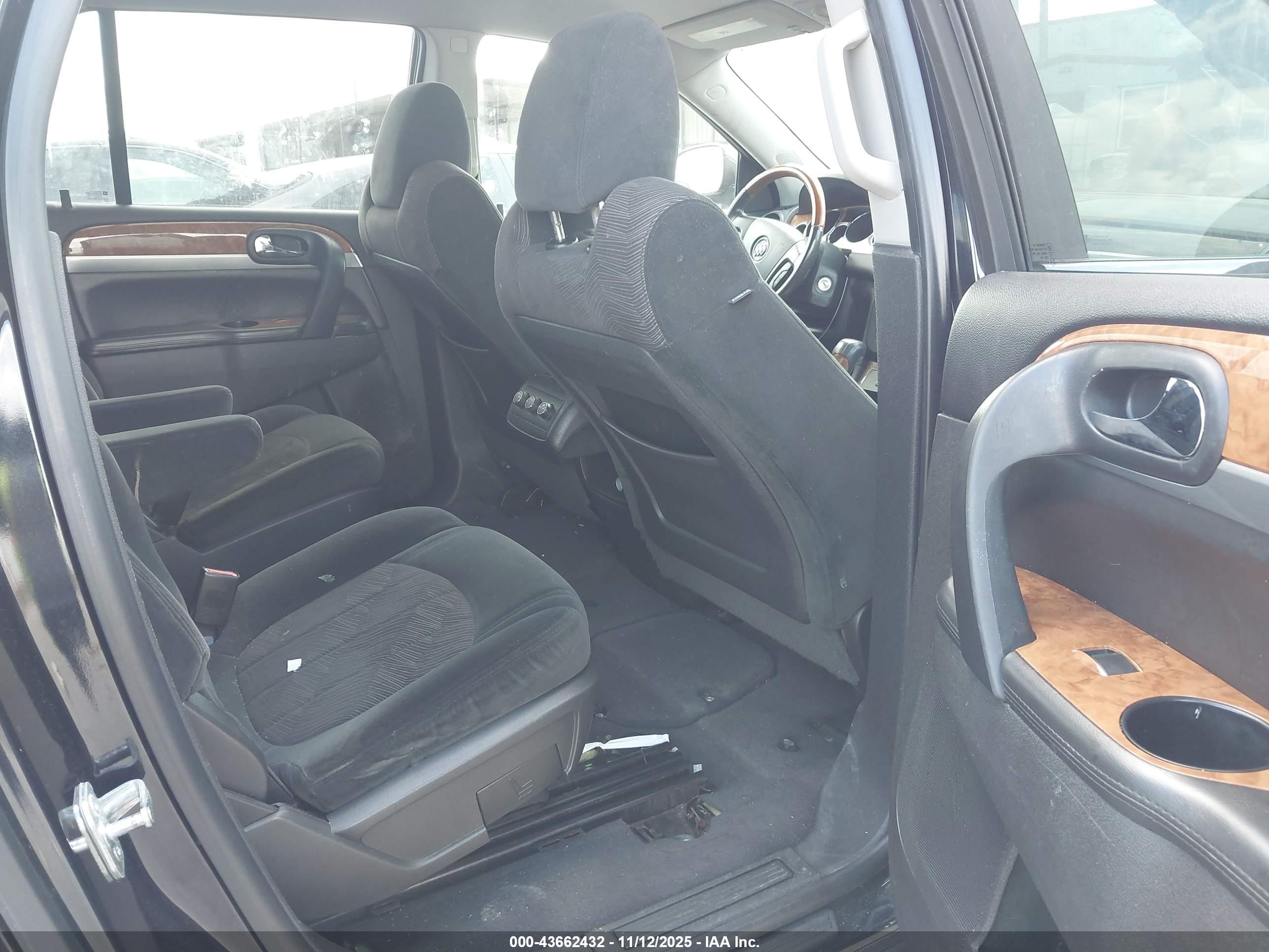 BUICK ENCLAVE image 8