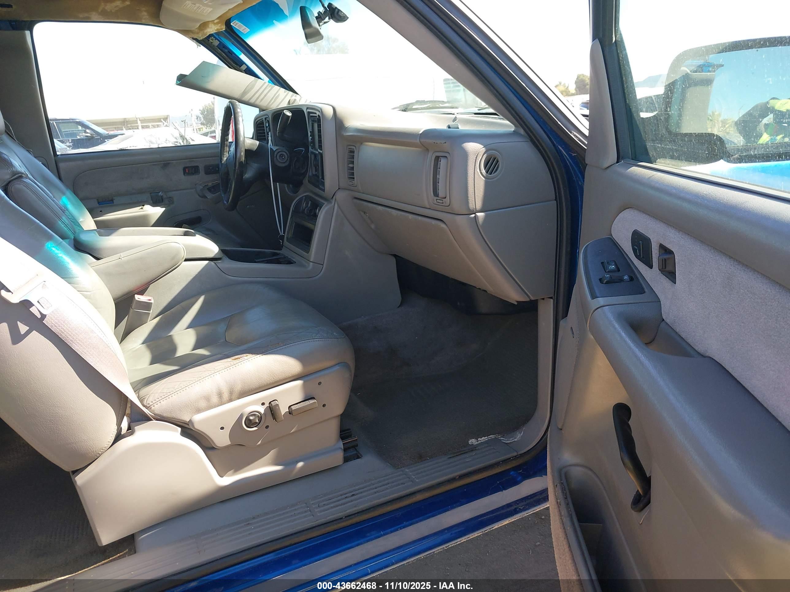 CHEVROLET SILVERADO image 5