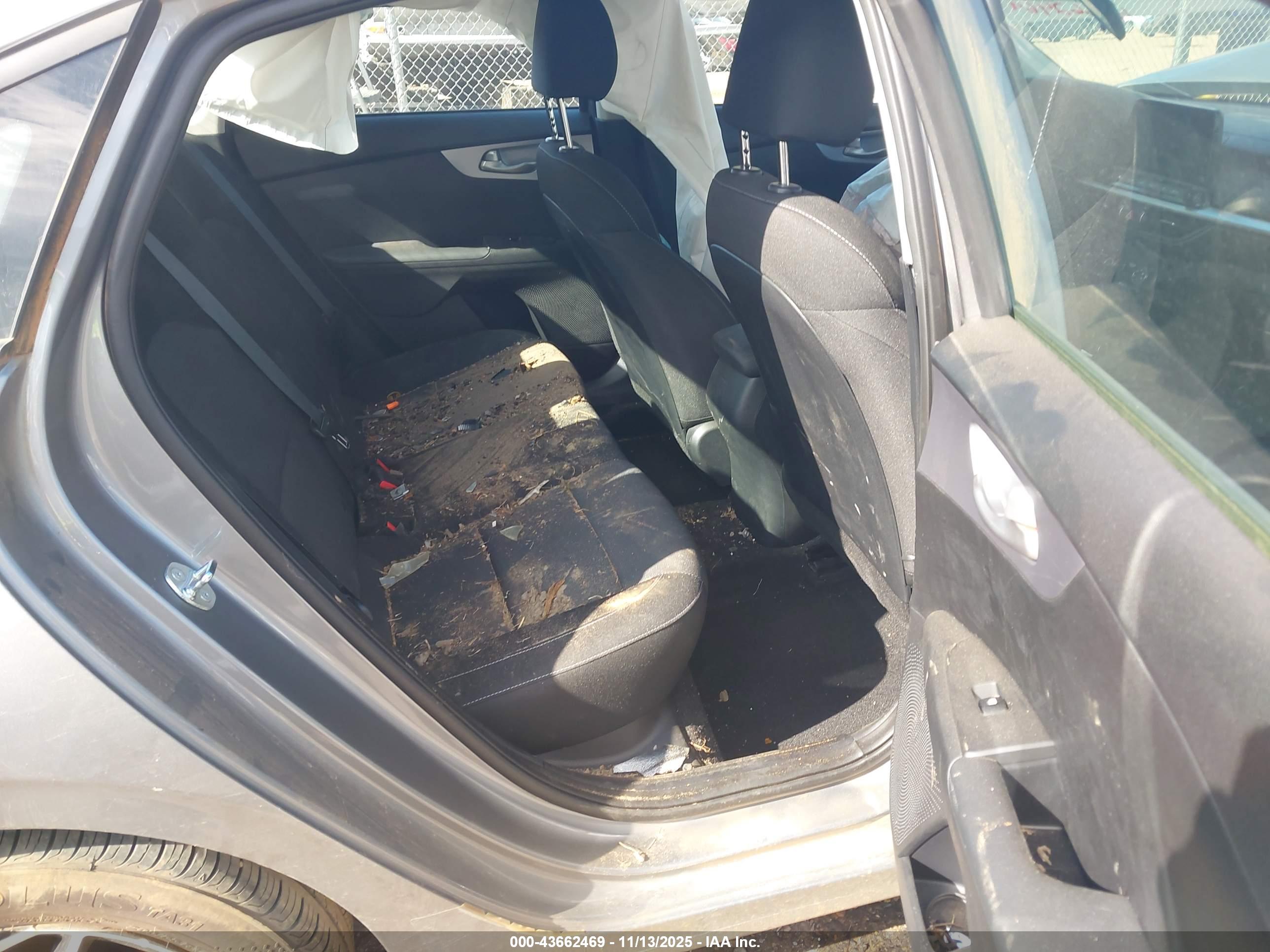 KIA FORTE image 8