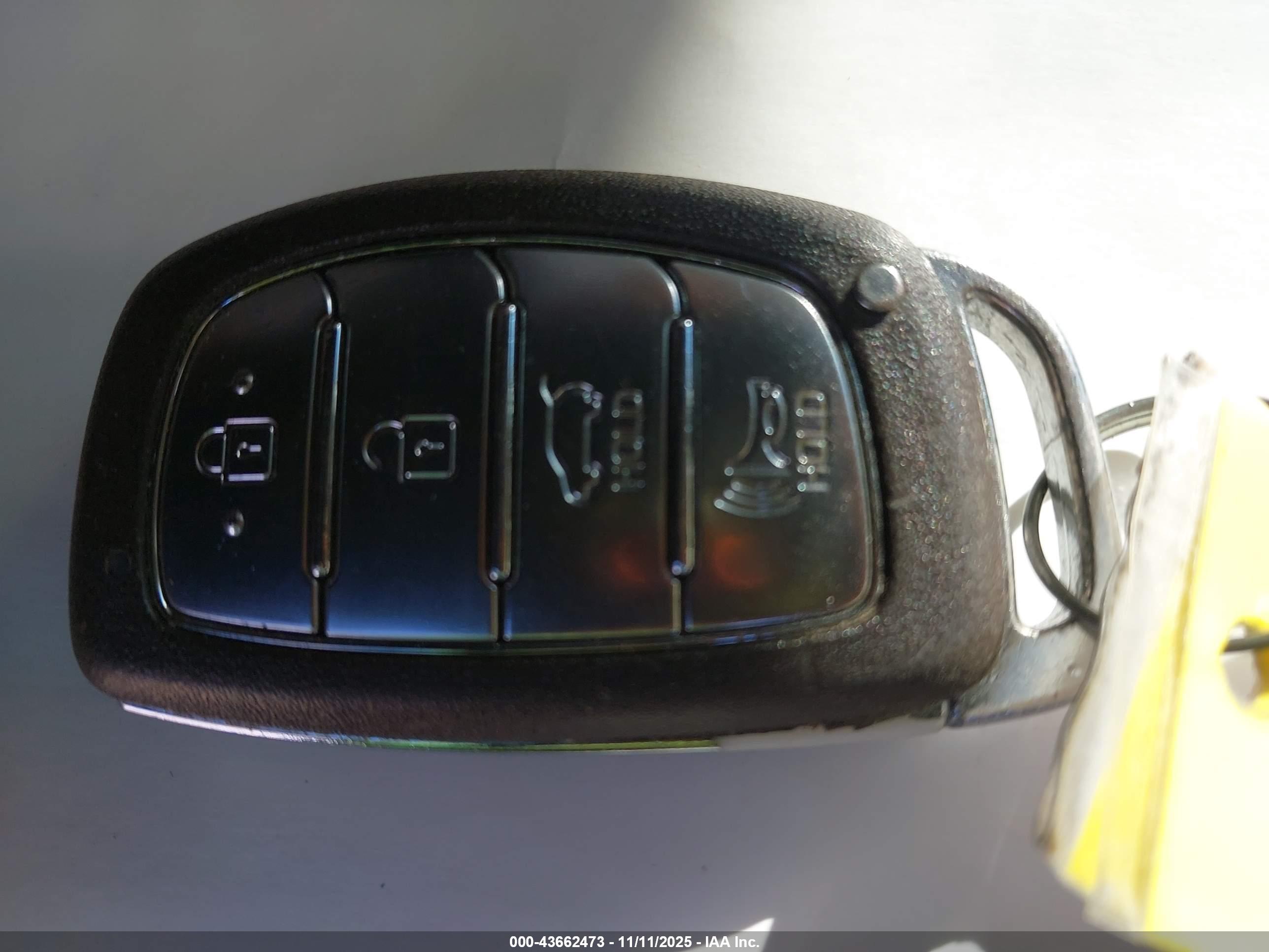 HYUNDAI TUCSON image 11