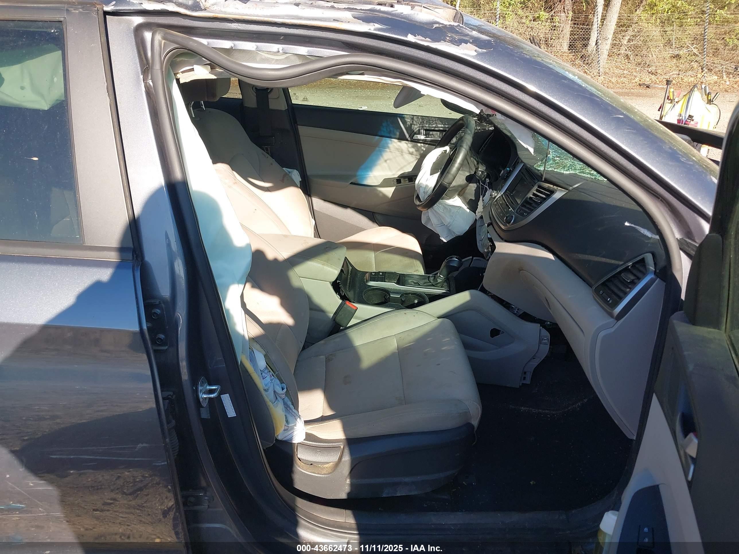 HYUNDAI TUCSON image 5