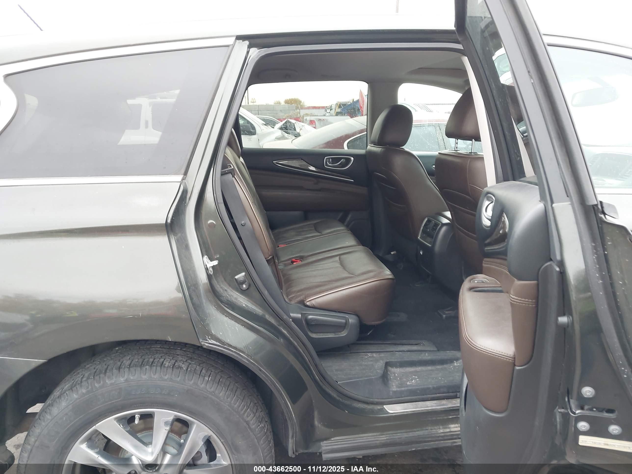 INFINITI JX35 image 8