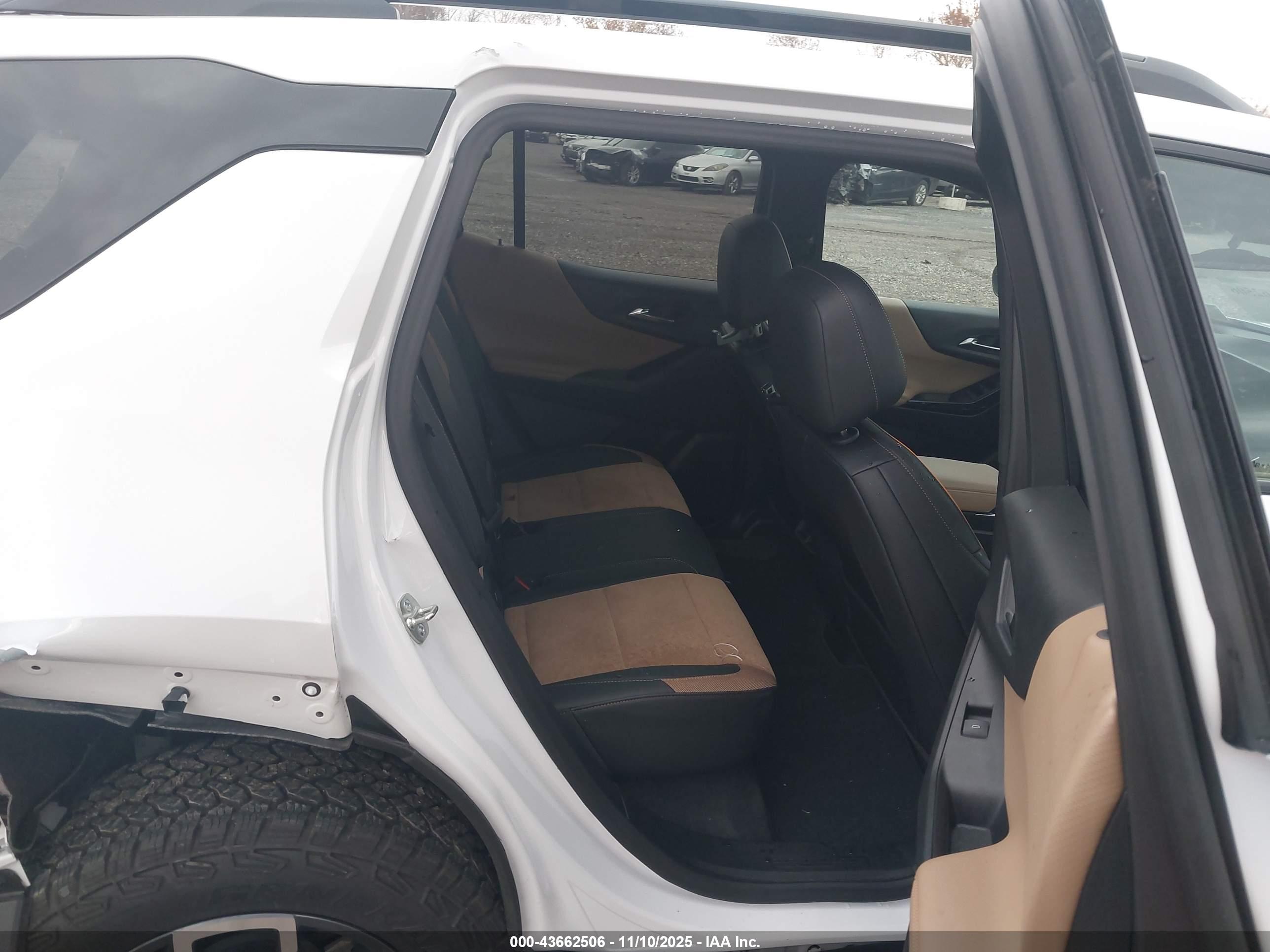 CHEVROLET EQUINOX image 8
