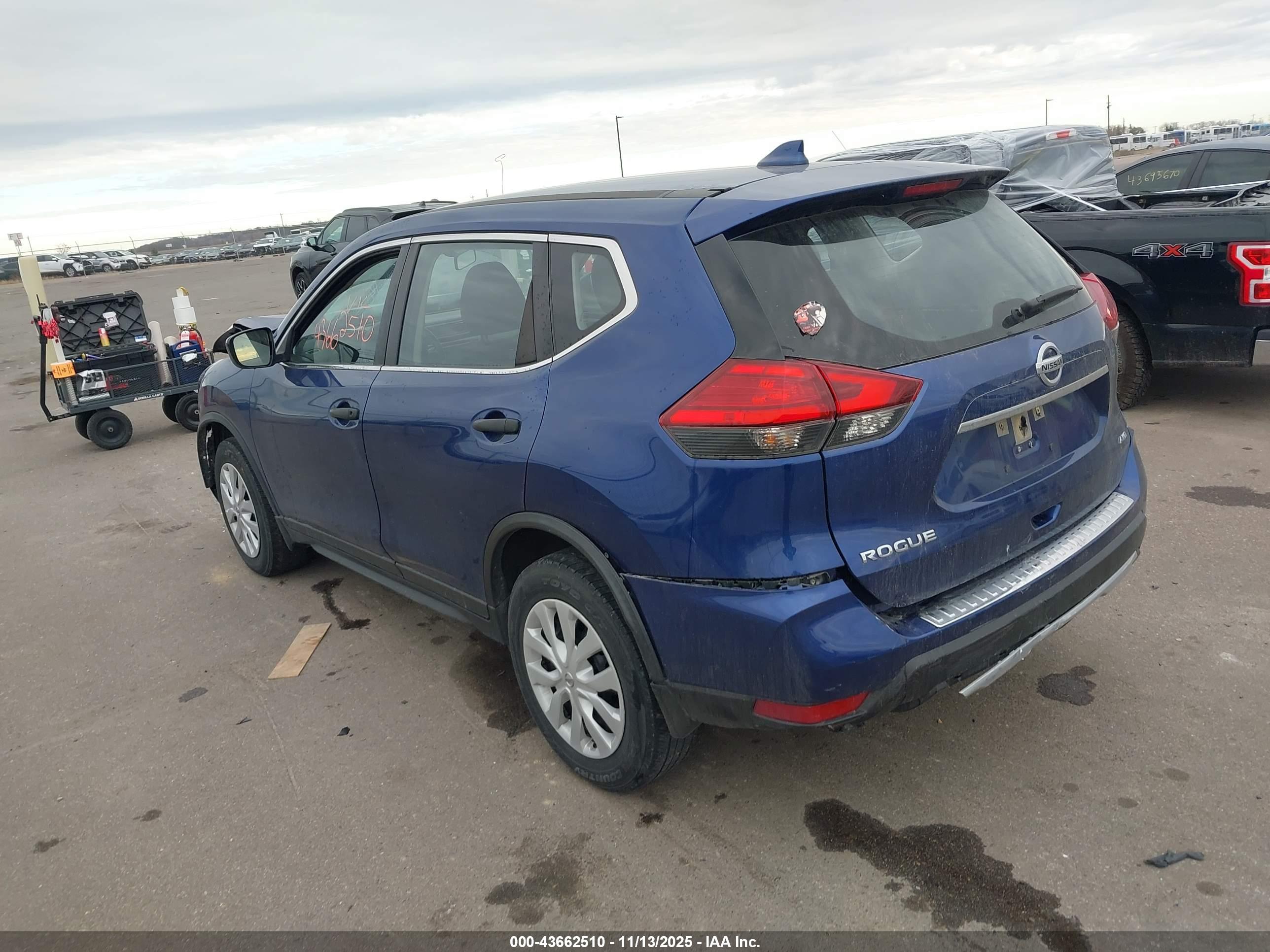 NISSAN ROGUE image 3