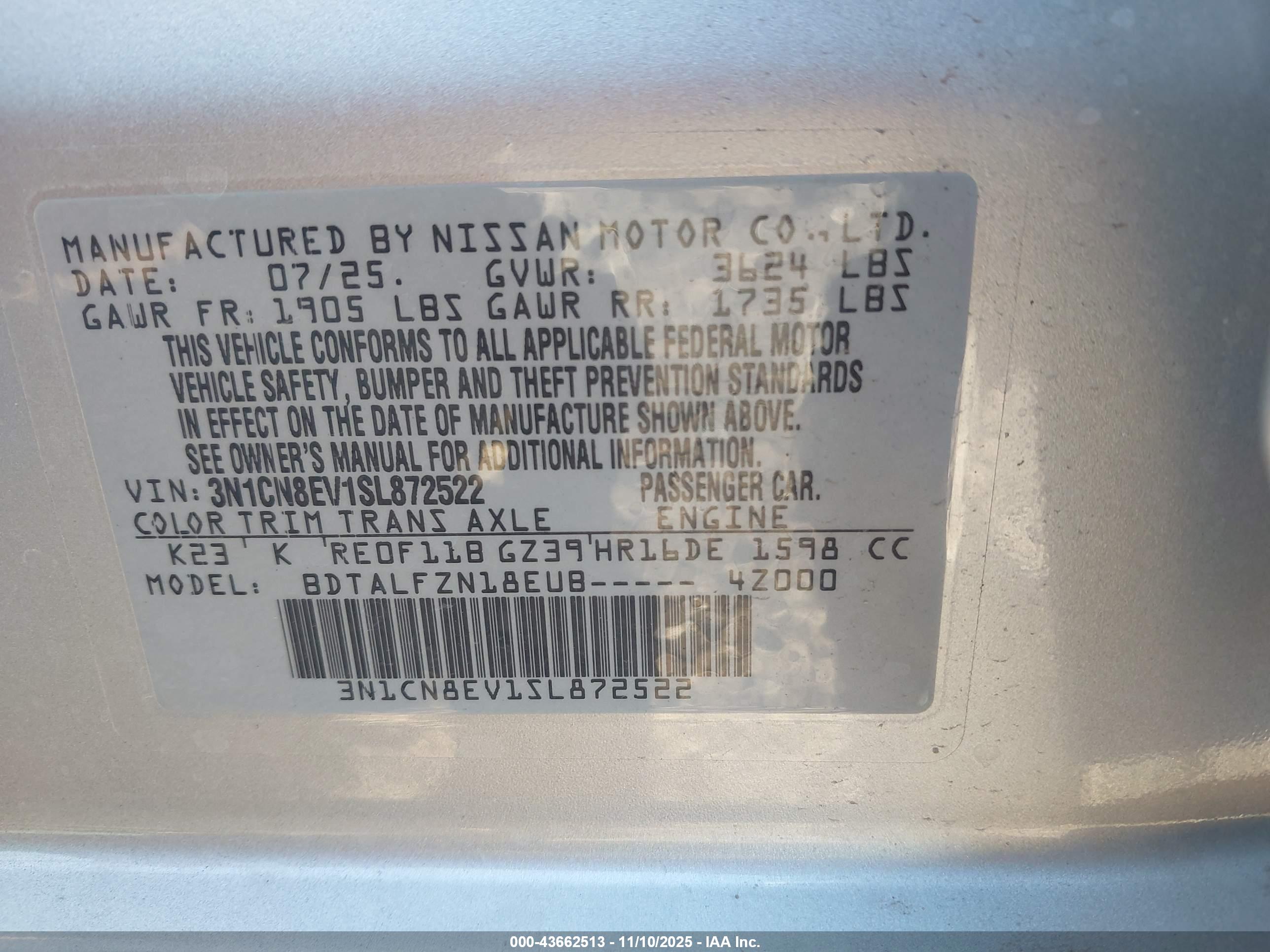 NISSAN VERSA image 9