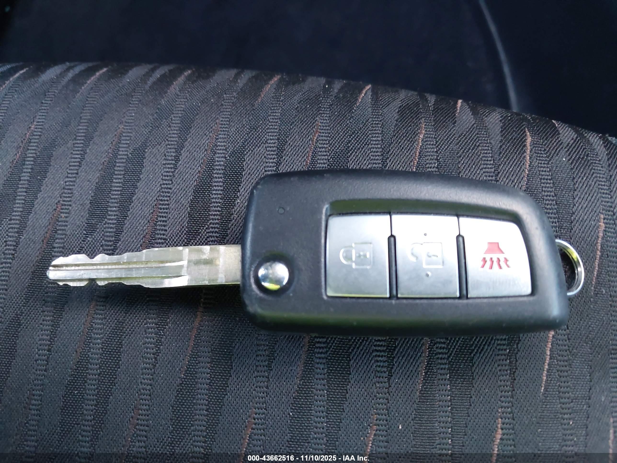 NISSAN ROGUE image 11