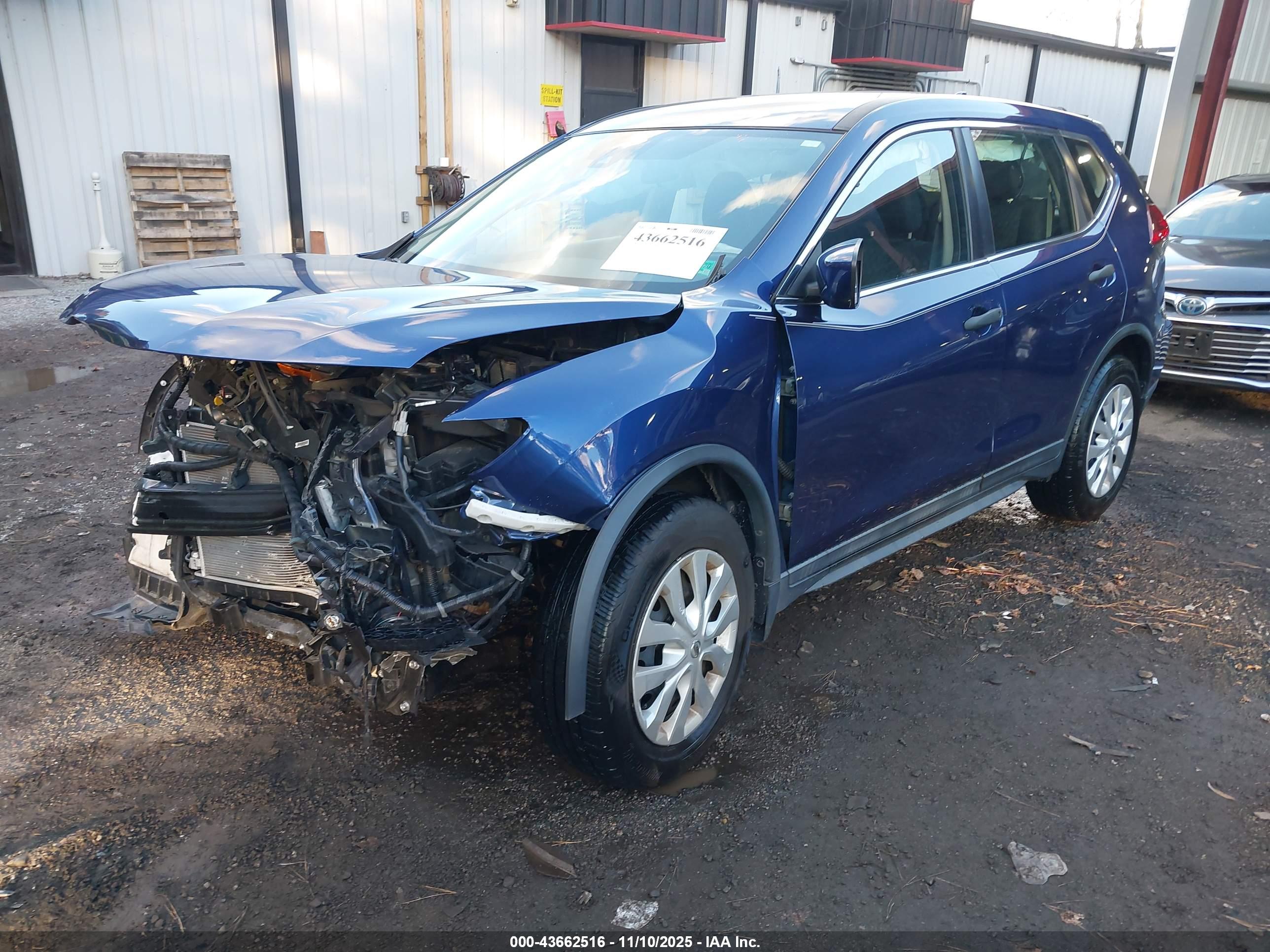 NISSAN ROGUE image 2