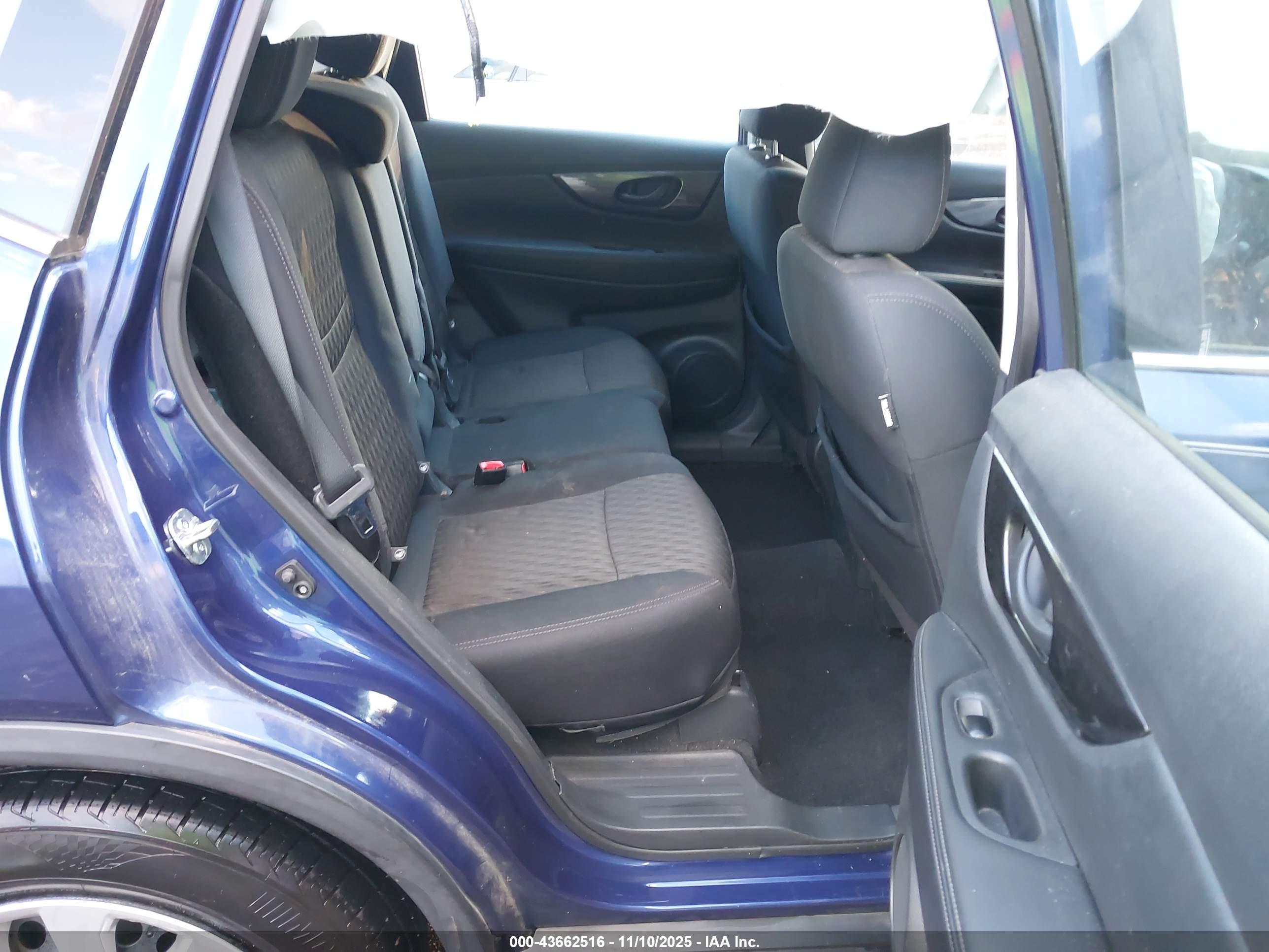 NISSAN ROGUE image 8