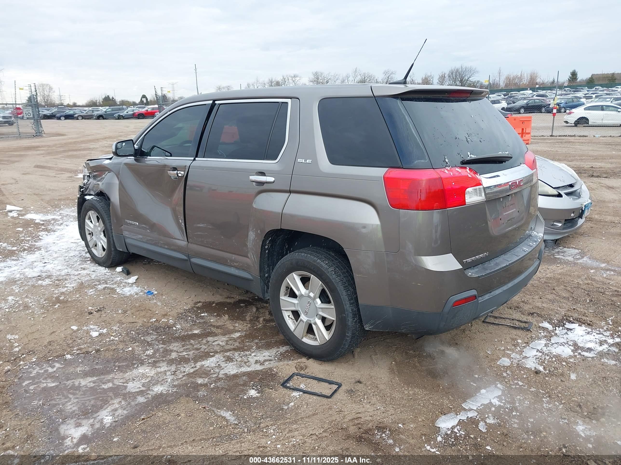 GMC TERRAIN image 3