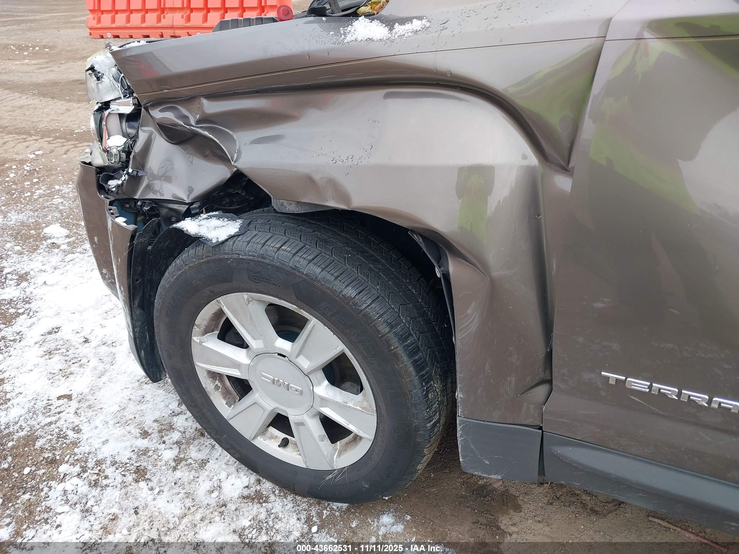 GMC TERRAIN image 6