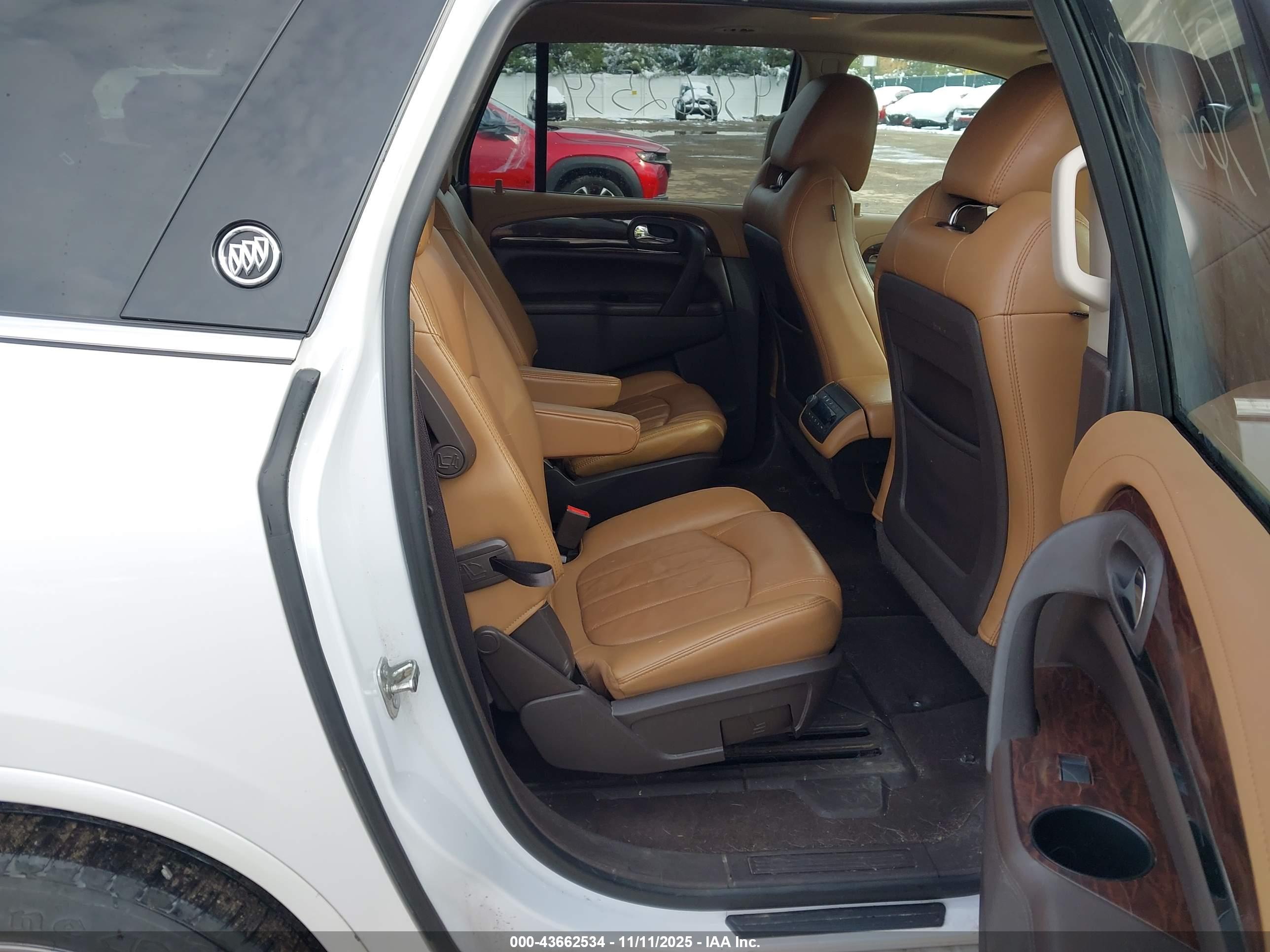 BUICK ENCLAVE image 8